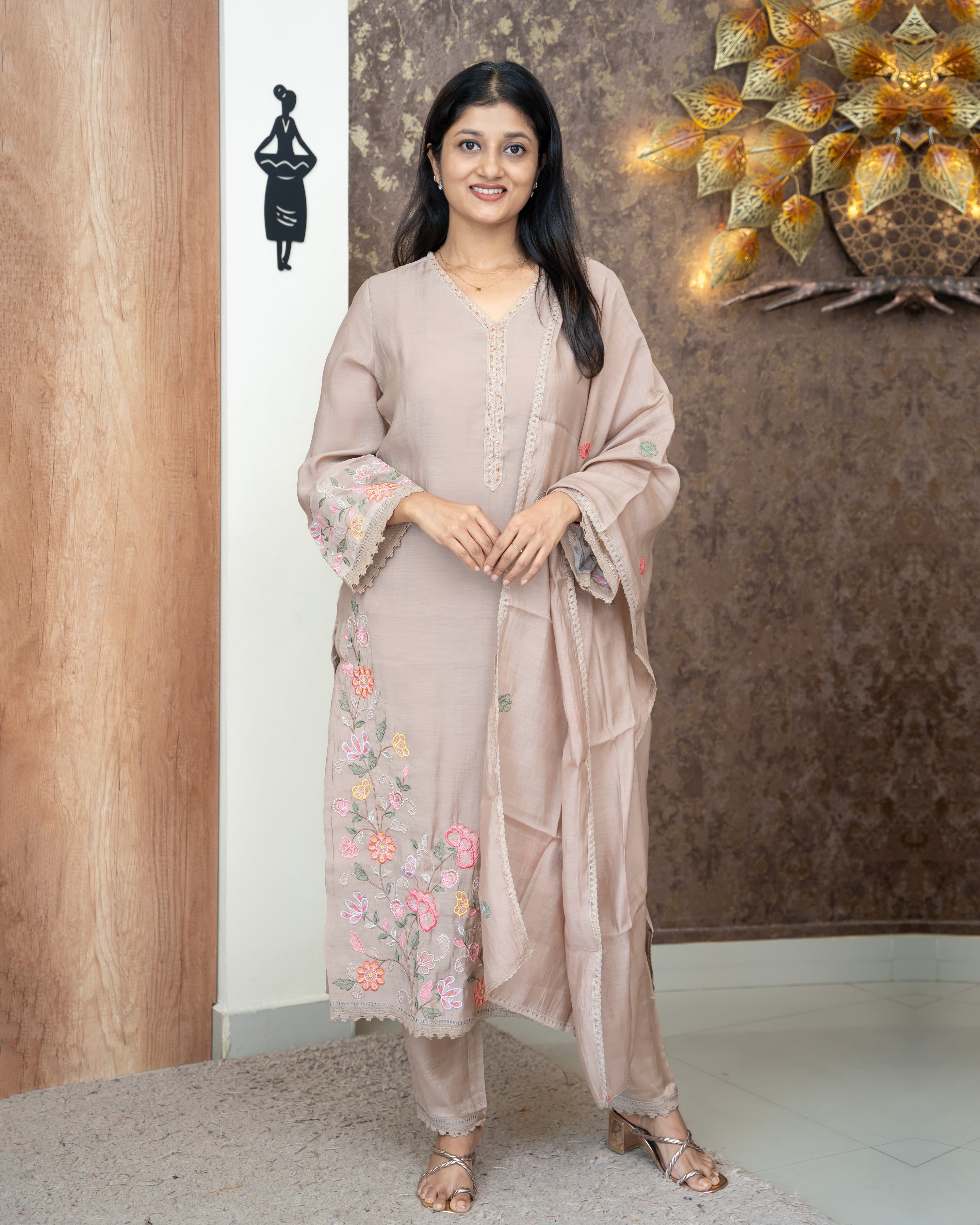 Load image into Gallery viewer, Mul Chanderi Suit-4610