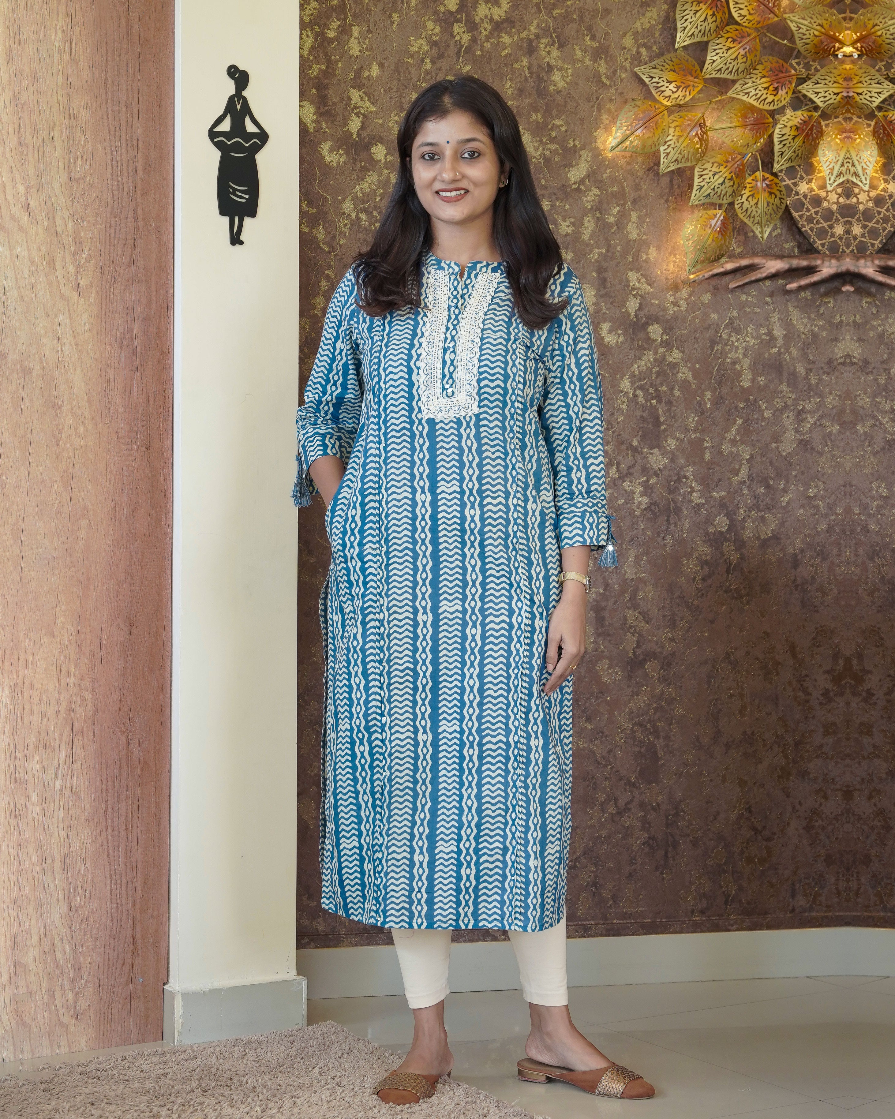 Load image into Gallery viewer, Pure Cotton Slitted Kurti-5417