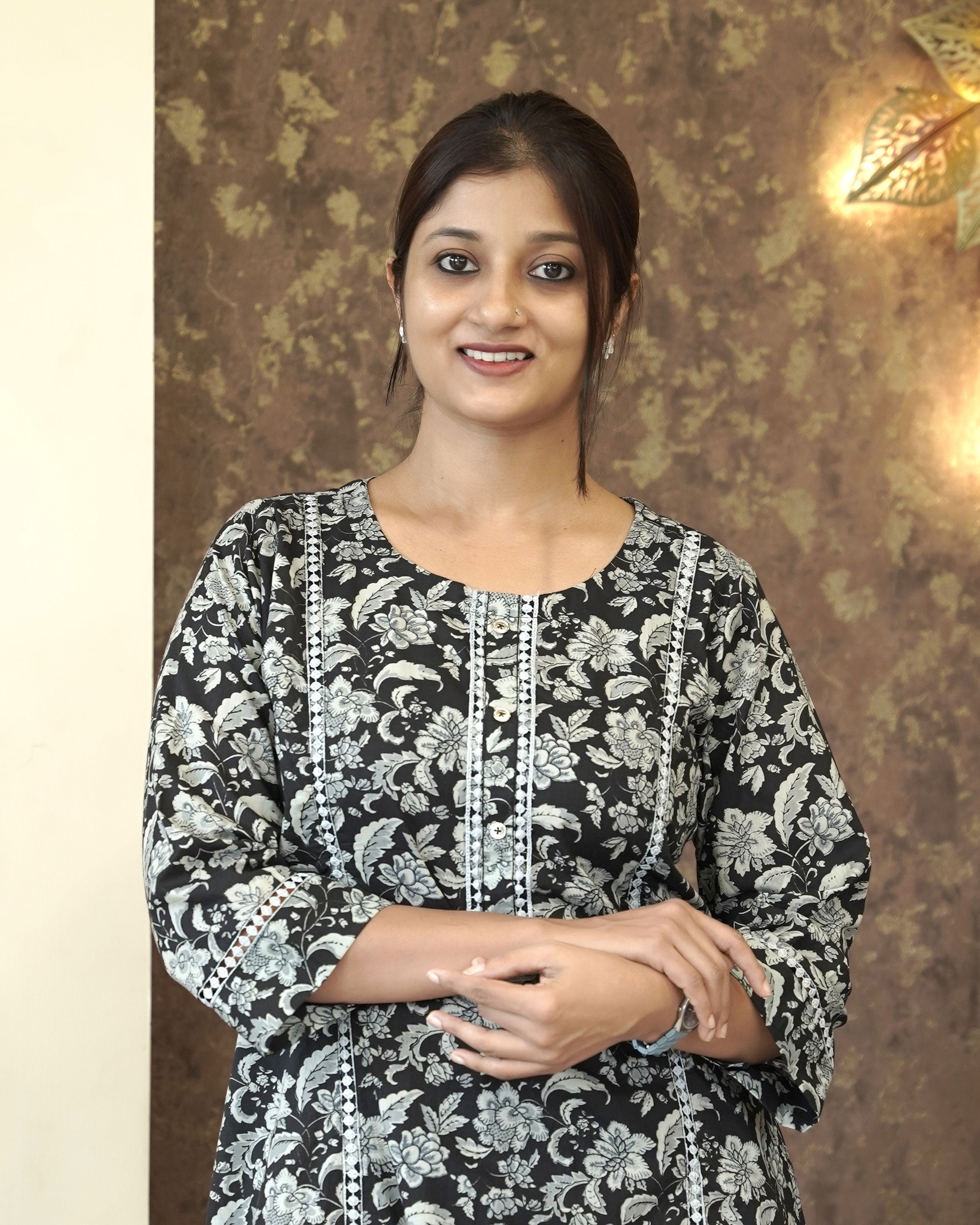 Load image into Gallery viewer, Pure Cotton A-line Slitted Kurti-0415