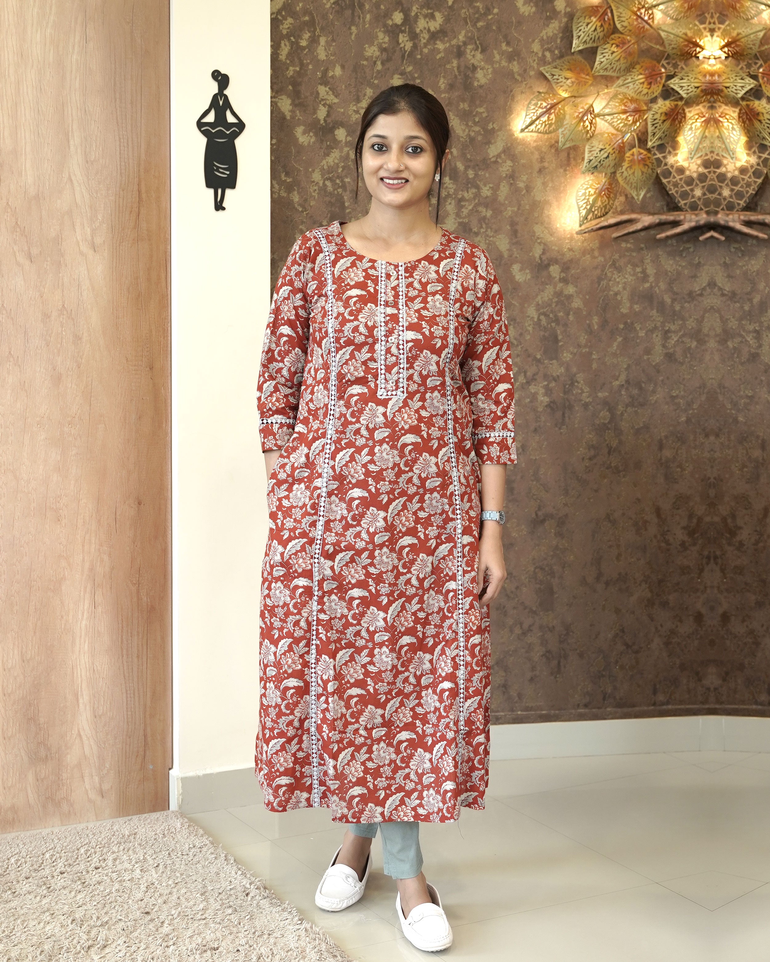 Load image into Gallery viewer, Pure Cotton A-line Slitted Kurti-0415