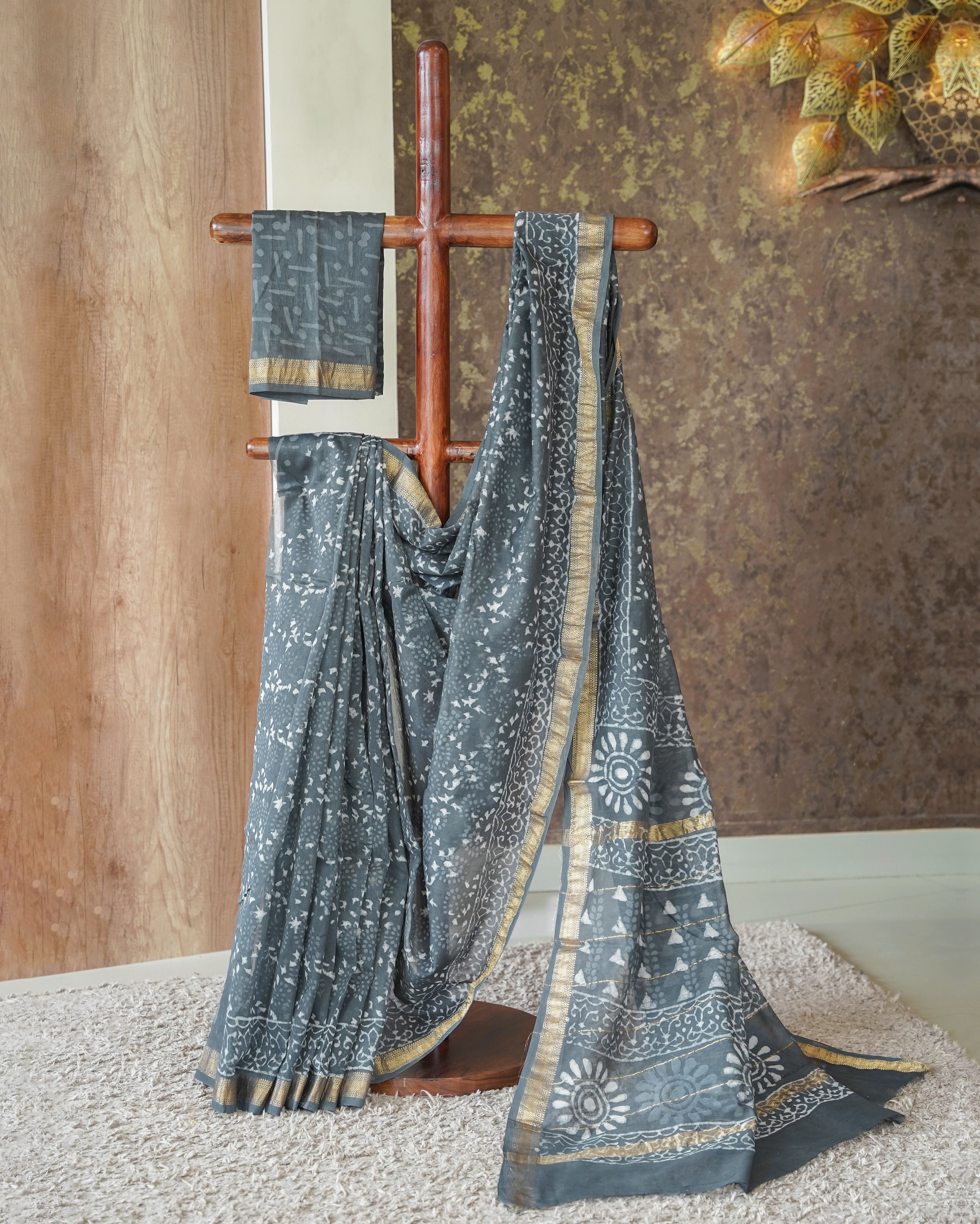 Load image into Gallery viewer, Maheshwari Silk Saree-0472