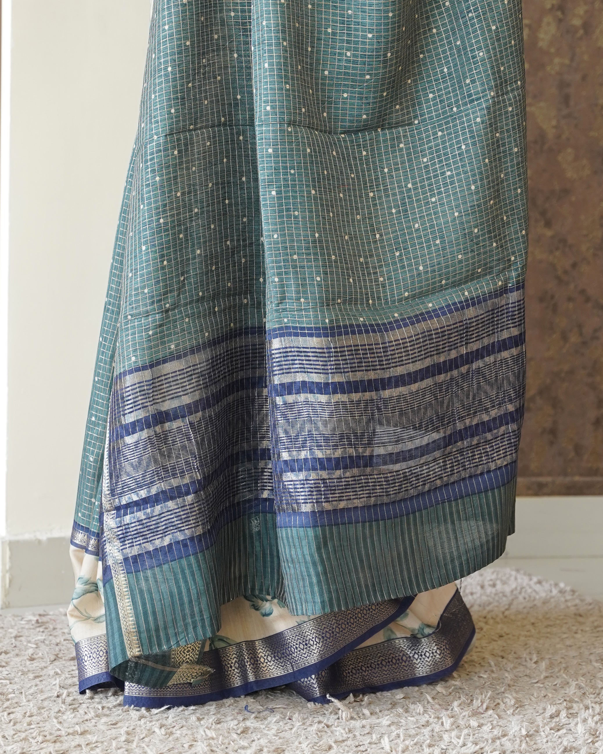 Load image into Gallery viewer, Crepe Silk Saree-0897