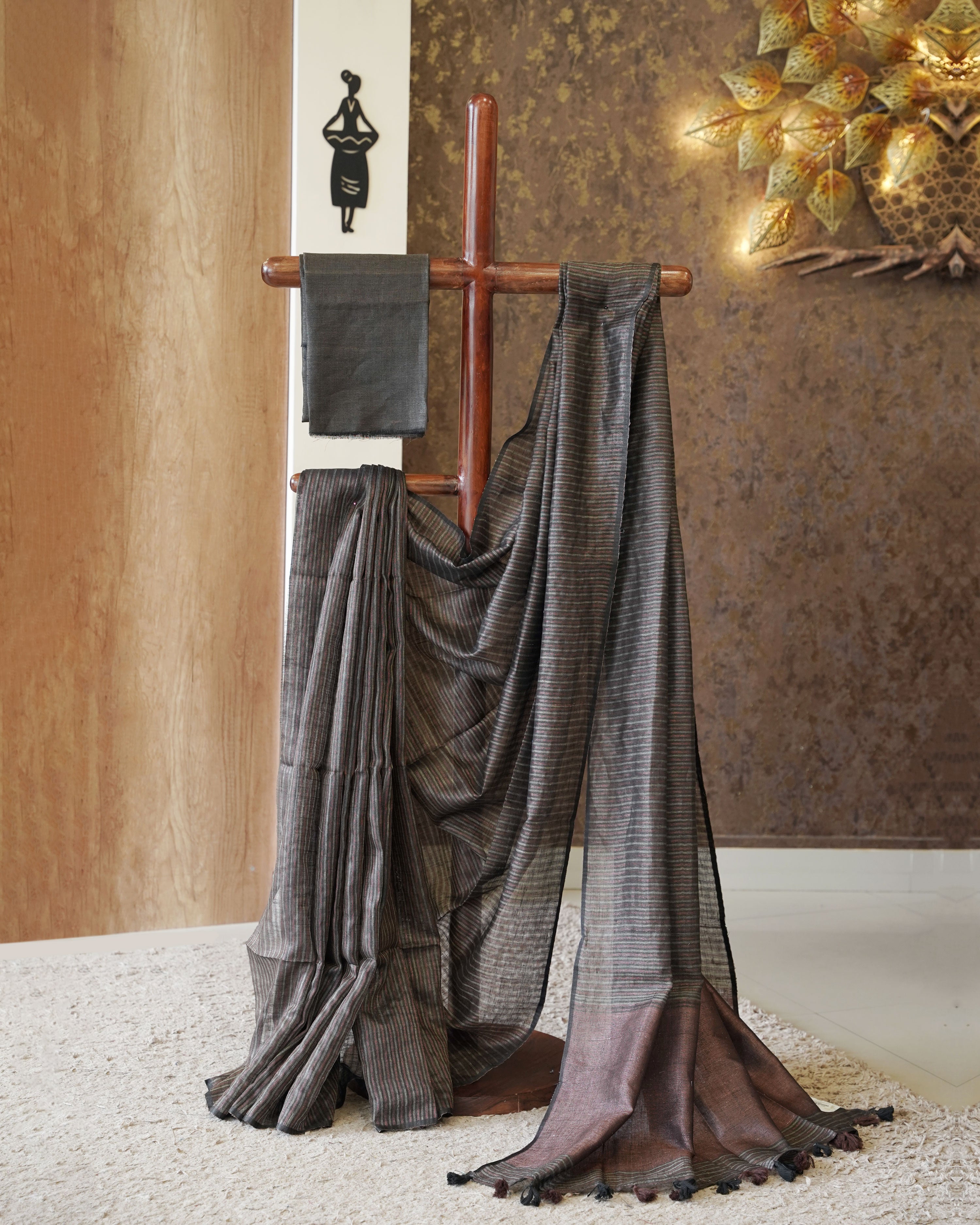 Load image into Gallery viewer, Pure Linen Saree(Pre-Order) - 2447