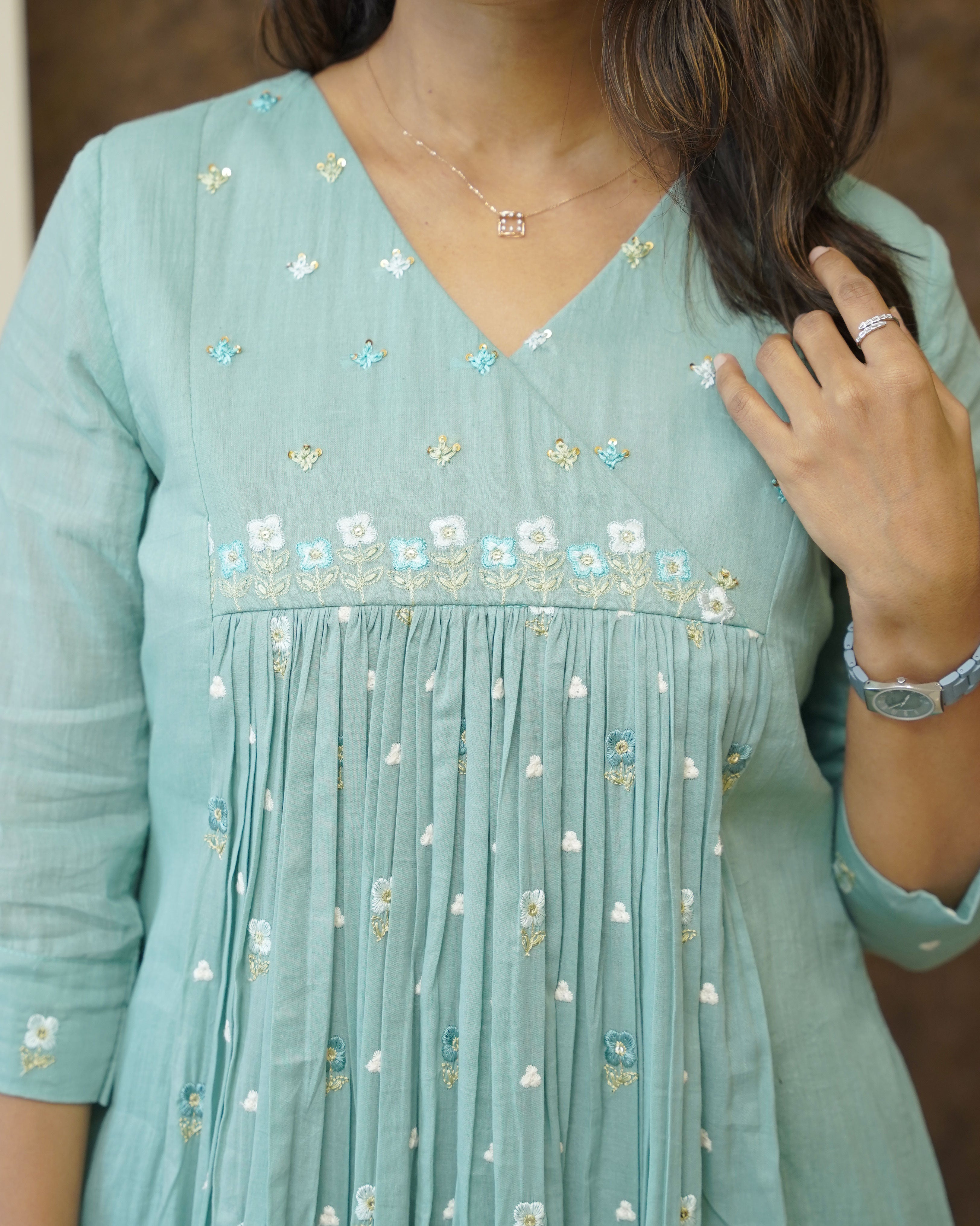 Load image into Gallery viewer, Mul Cotton Designer Kurti ( Pre-Order) - 2704