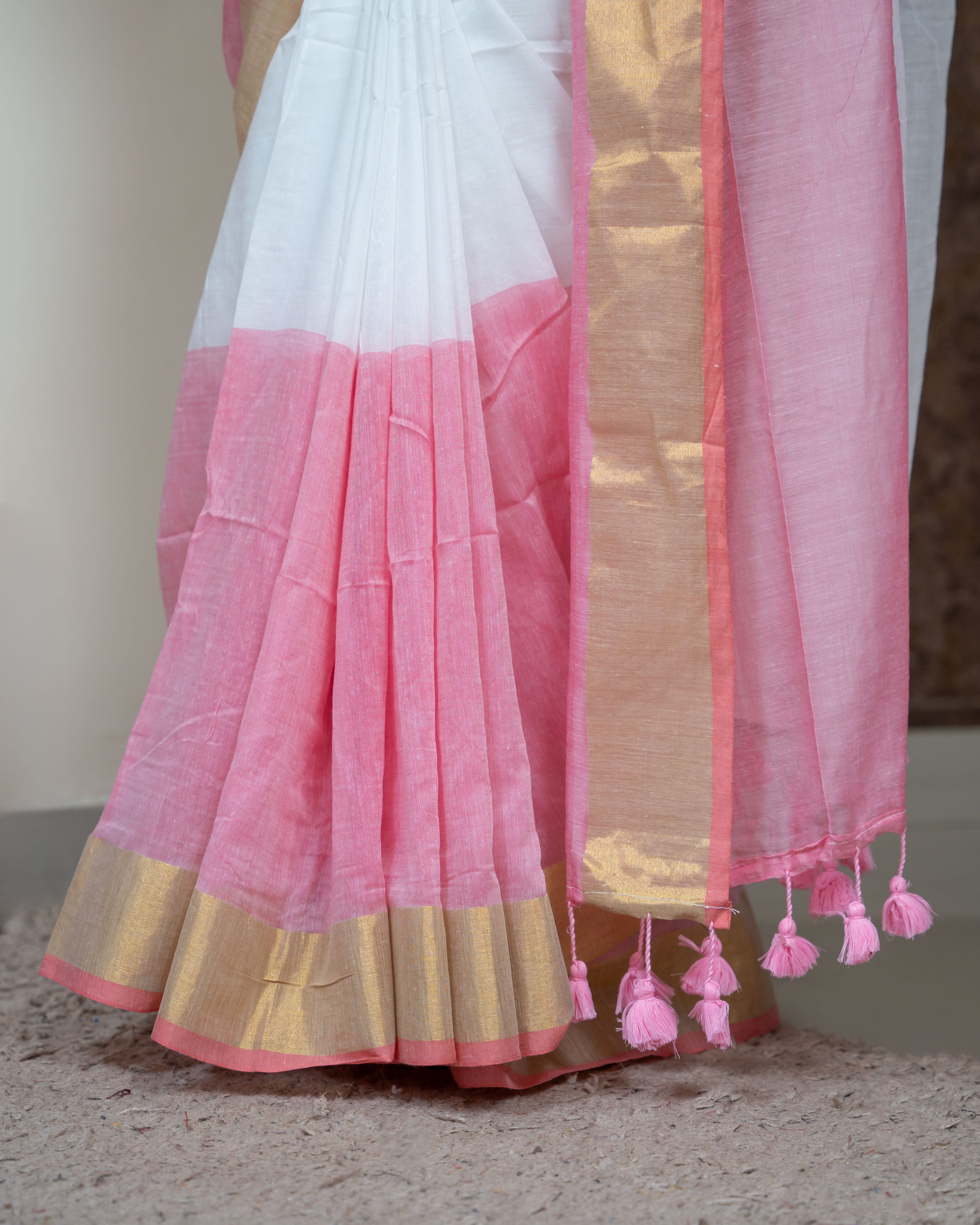 Load image into Gallery viewer, Mul Cotton Saree-( Pre- Order)3676