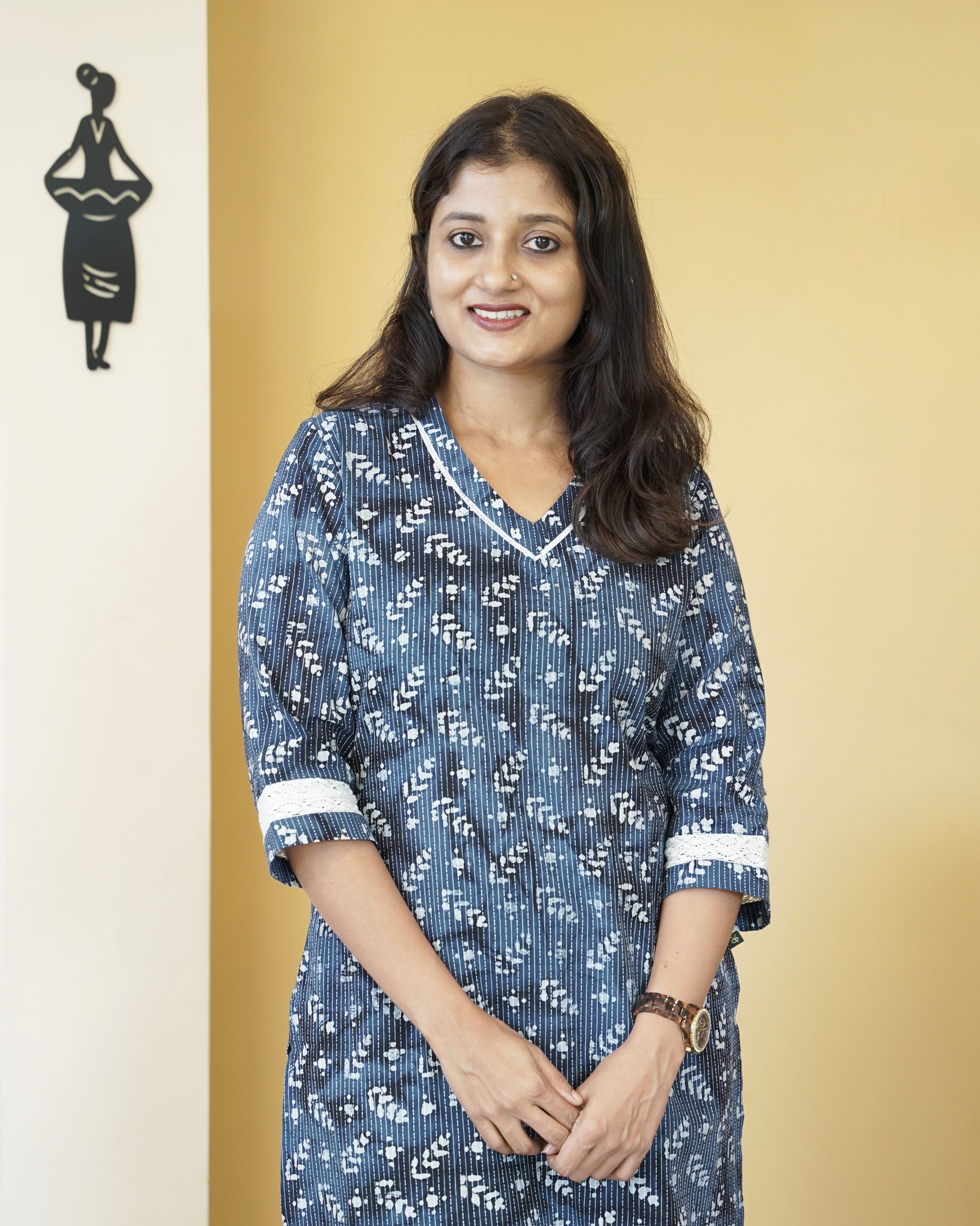 Load image into Gallery viewer, Pure Cotton Slitted Kurti- 5325