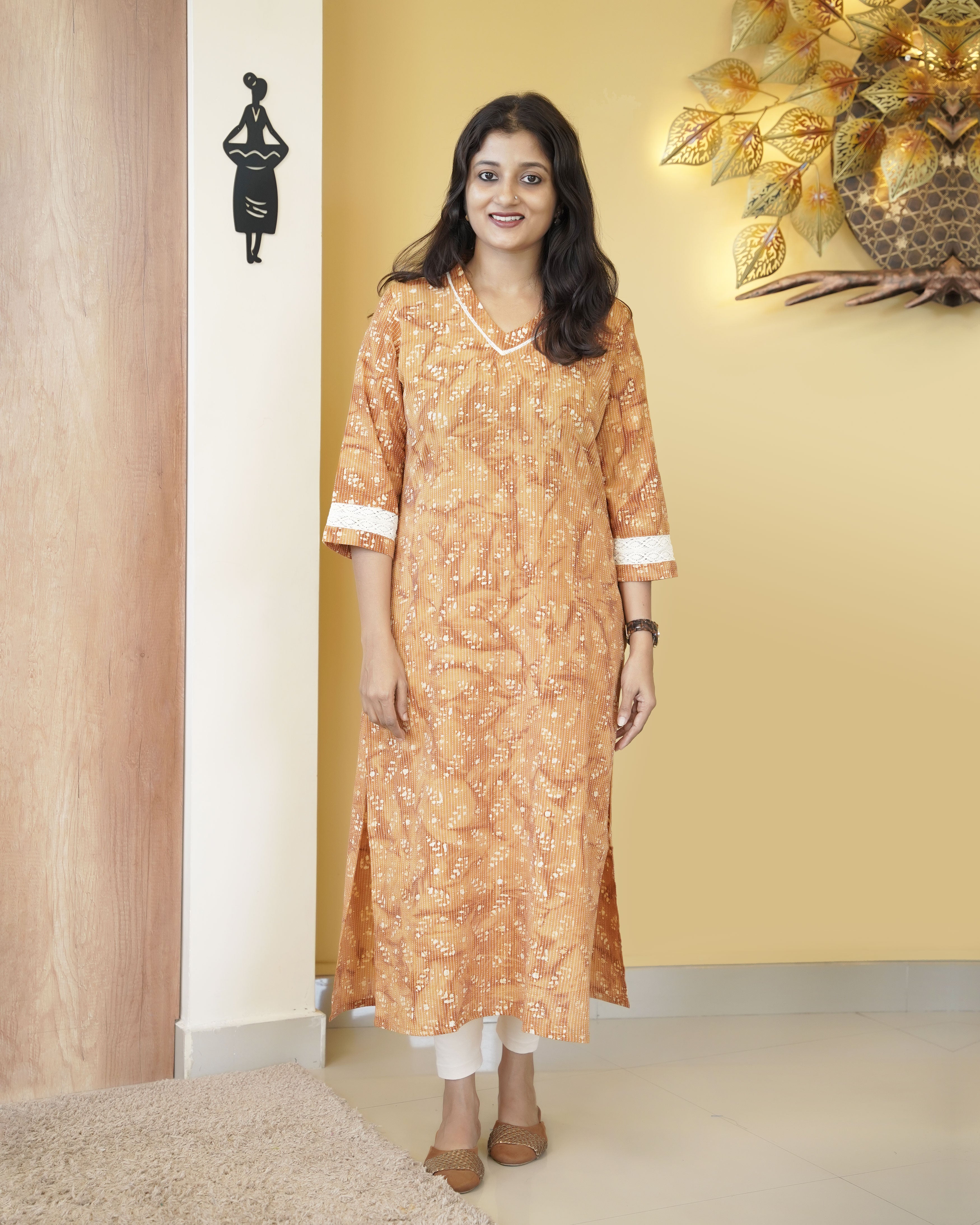 Load image into Gallery viewer, Pure Cotton Slitted Kurti- 5325