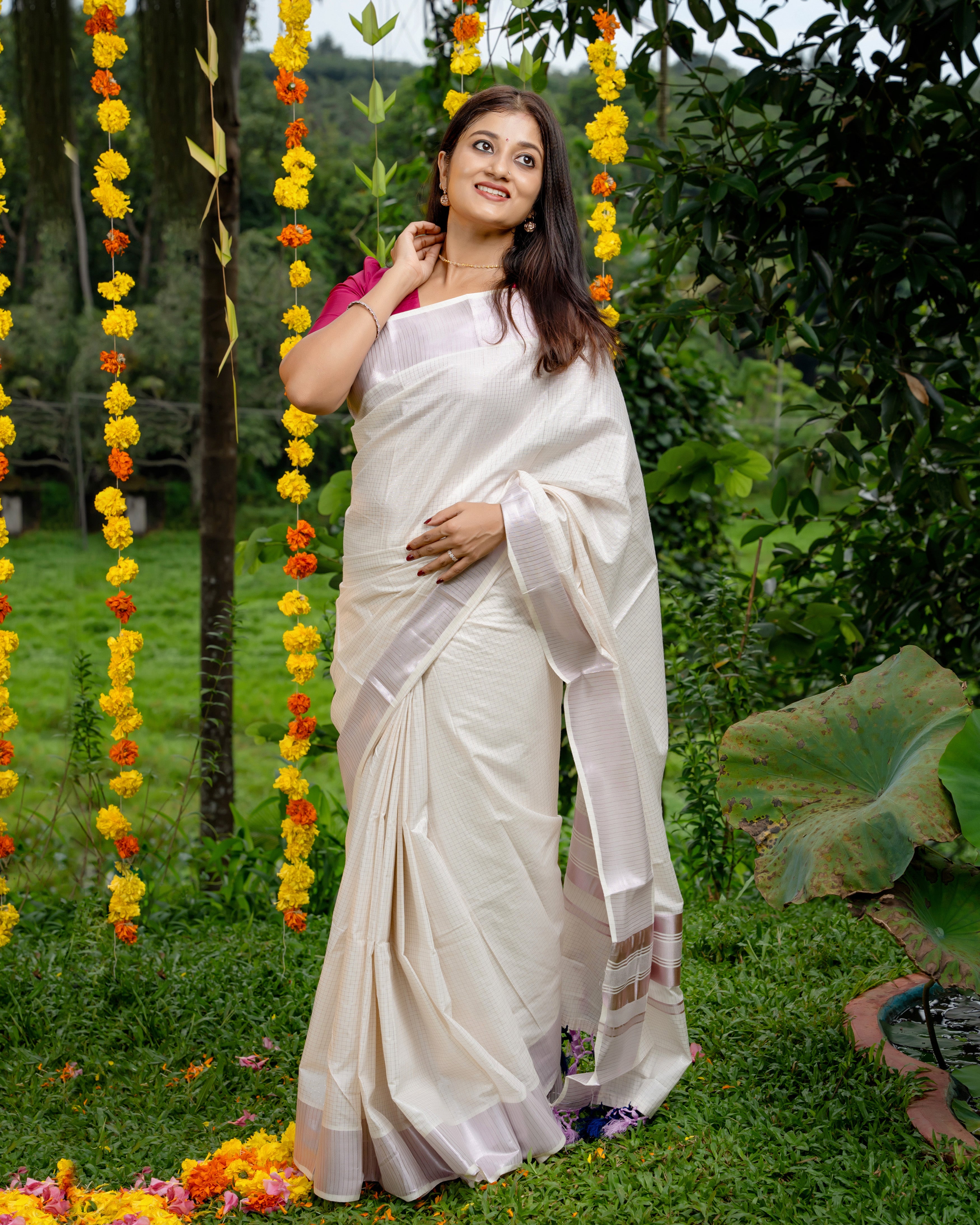 Load image into Gallery viewer, Kerala Checked Saree-5073