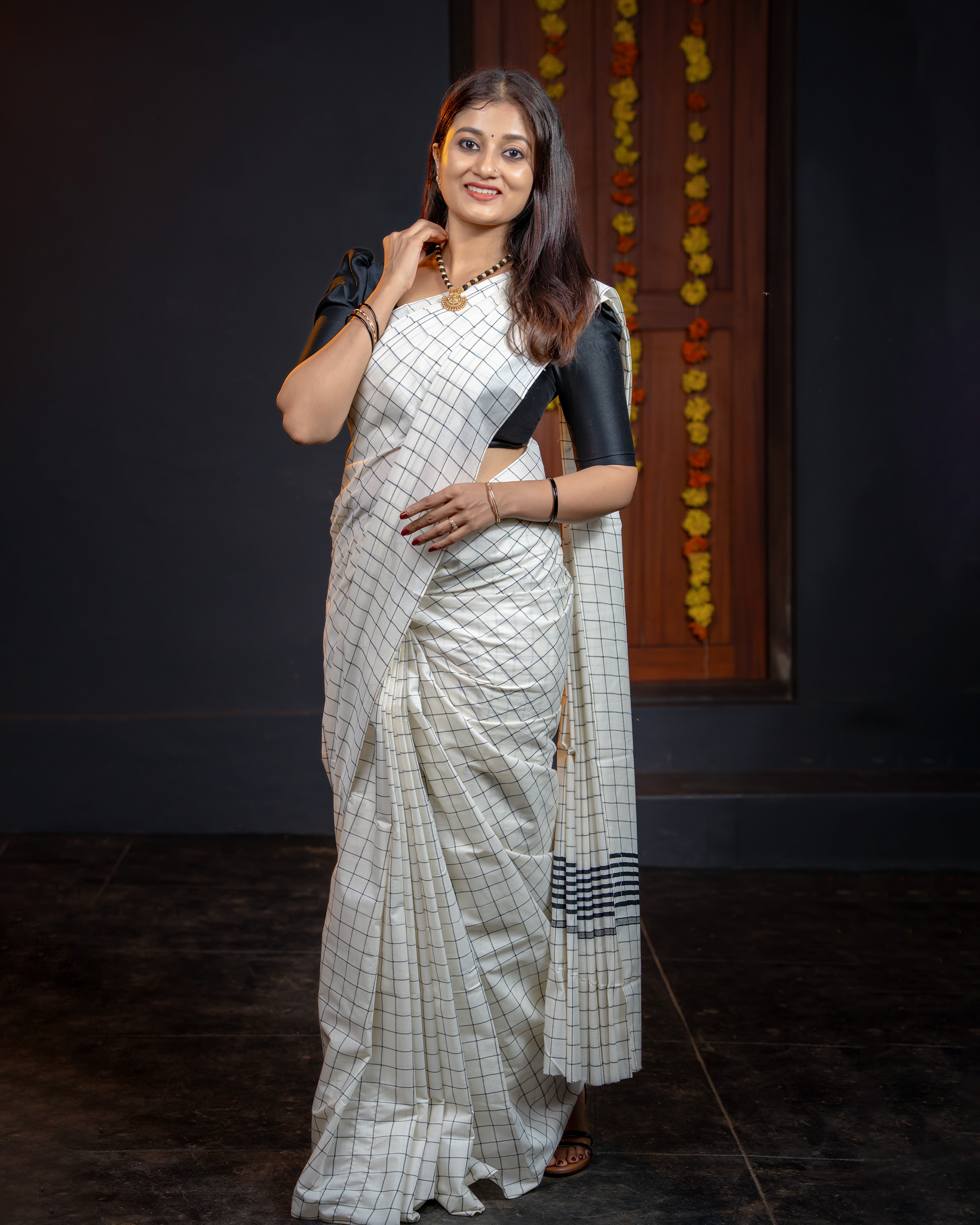 Load image into Gallery viewer, Kerala Checked Saree-5058