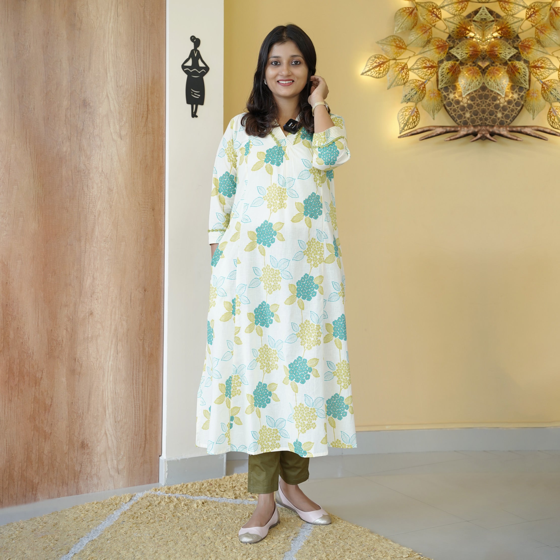 Load image into Gallery viewer, Pure cotton kurti-4315