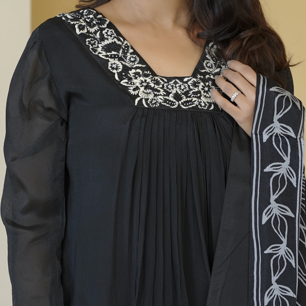 Load image into Gallery viewer, Crepe Silk Kurti Set - 4716