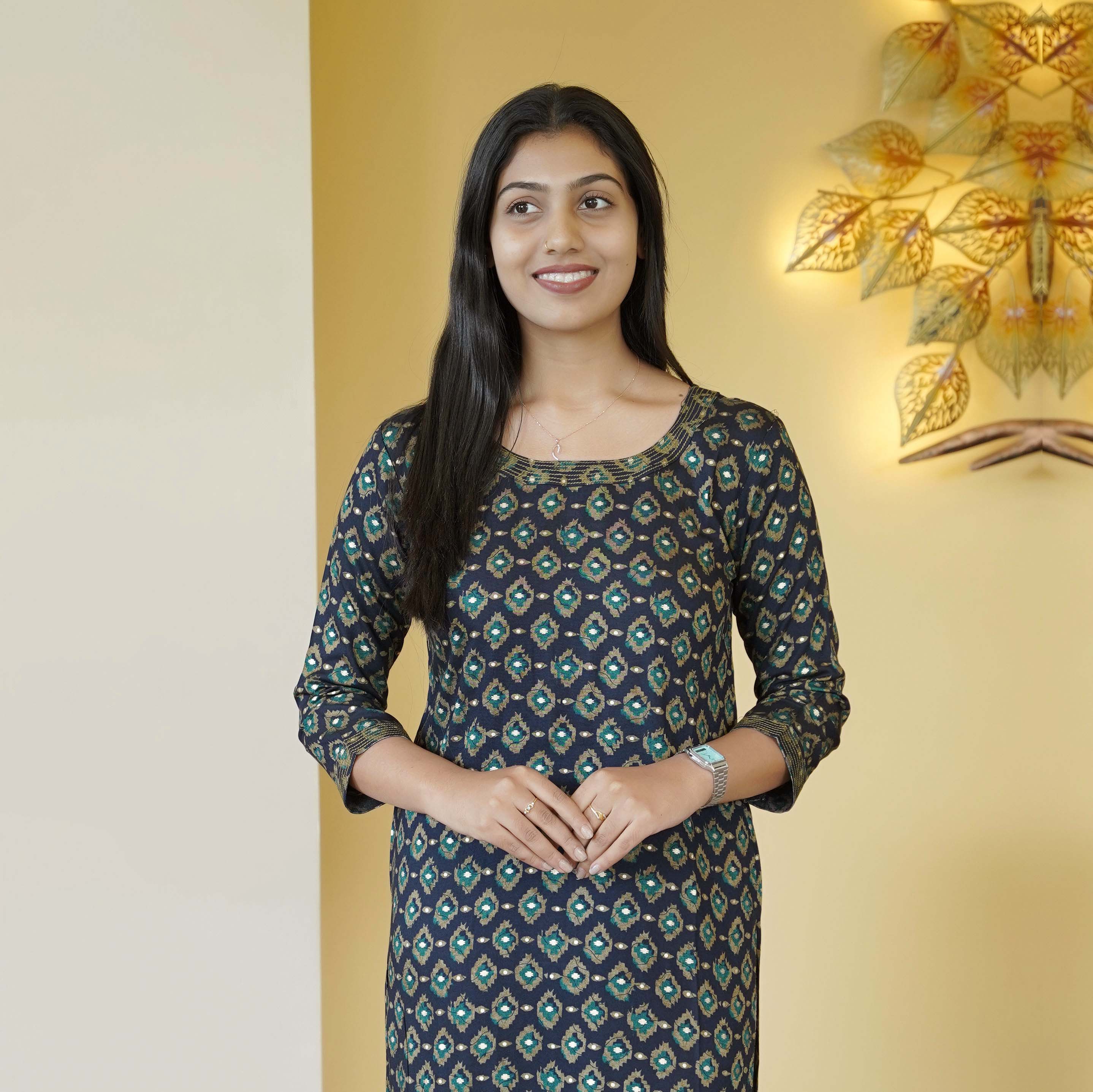 Load image into Gallery viewer, Rayon Cotton Kurti-4897