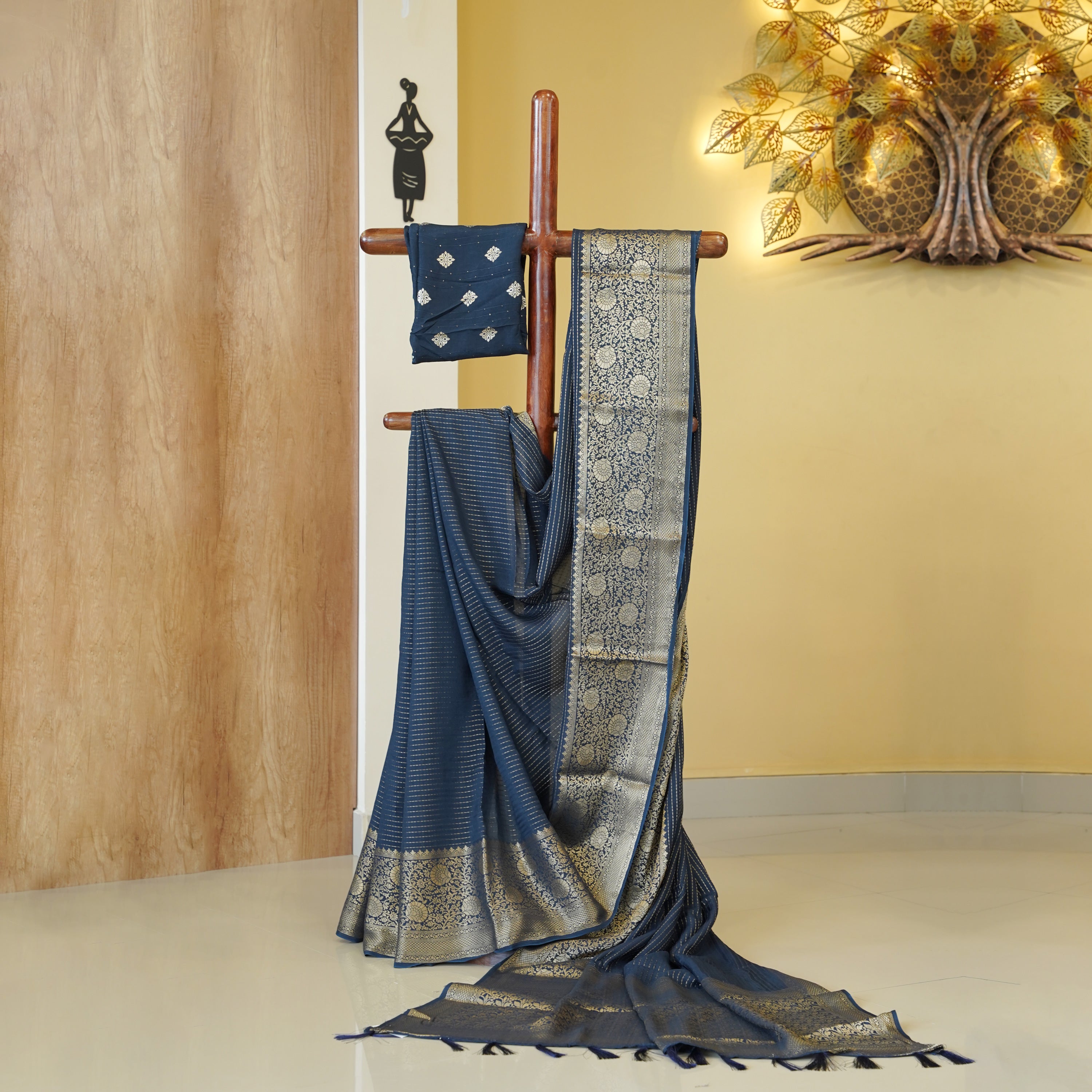 Load image into Gallery viewer, Crepe Silk Saree(Pre-Order) - 4814