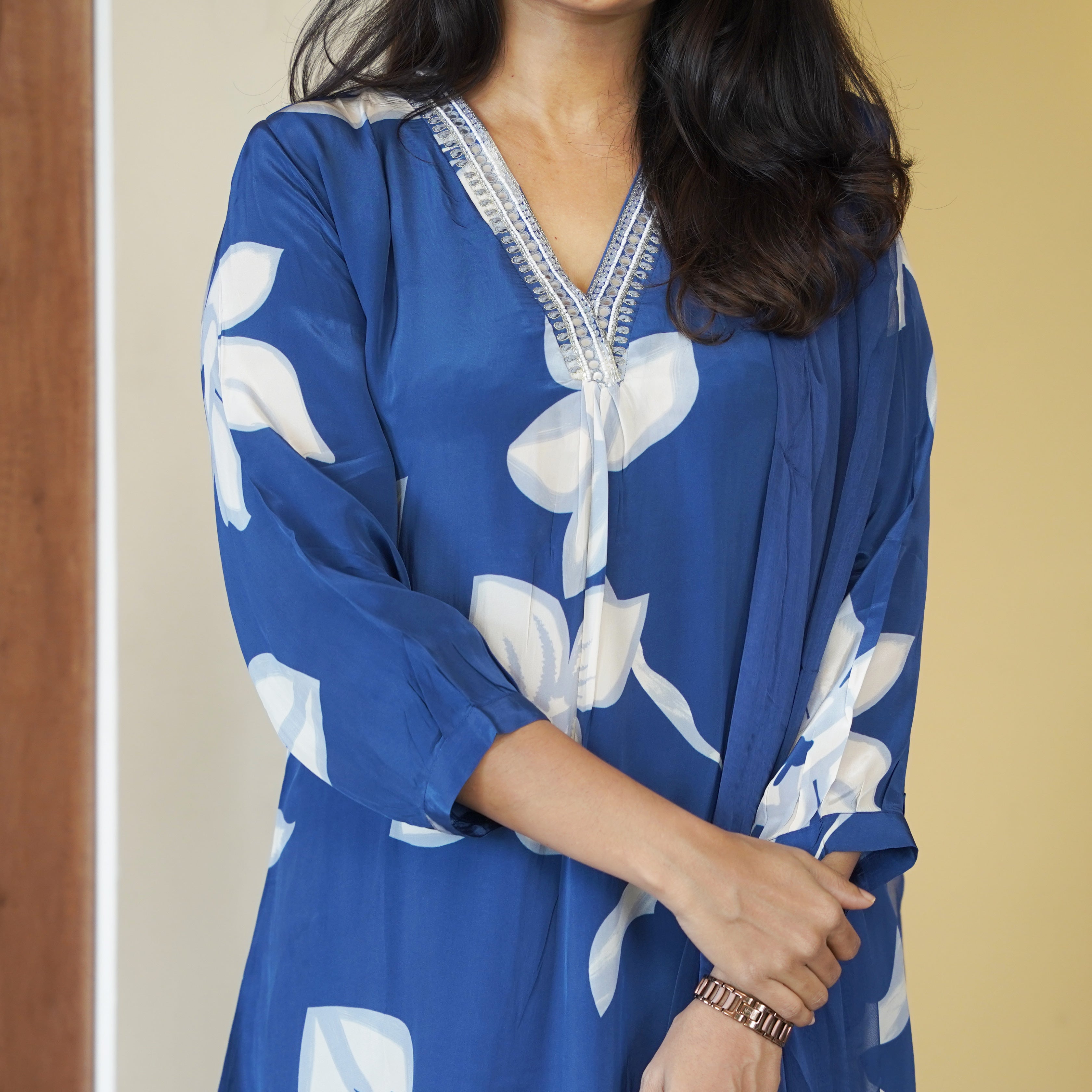 Load image into Gallery viewer, Crepe Silk A-Line Stitched Suit- 5053