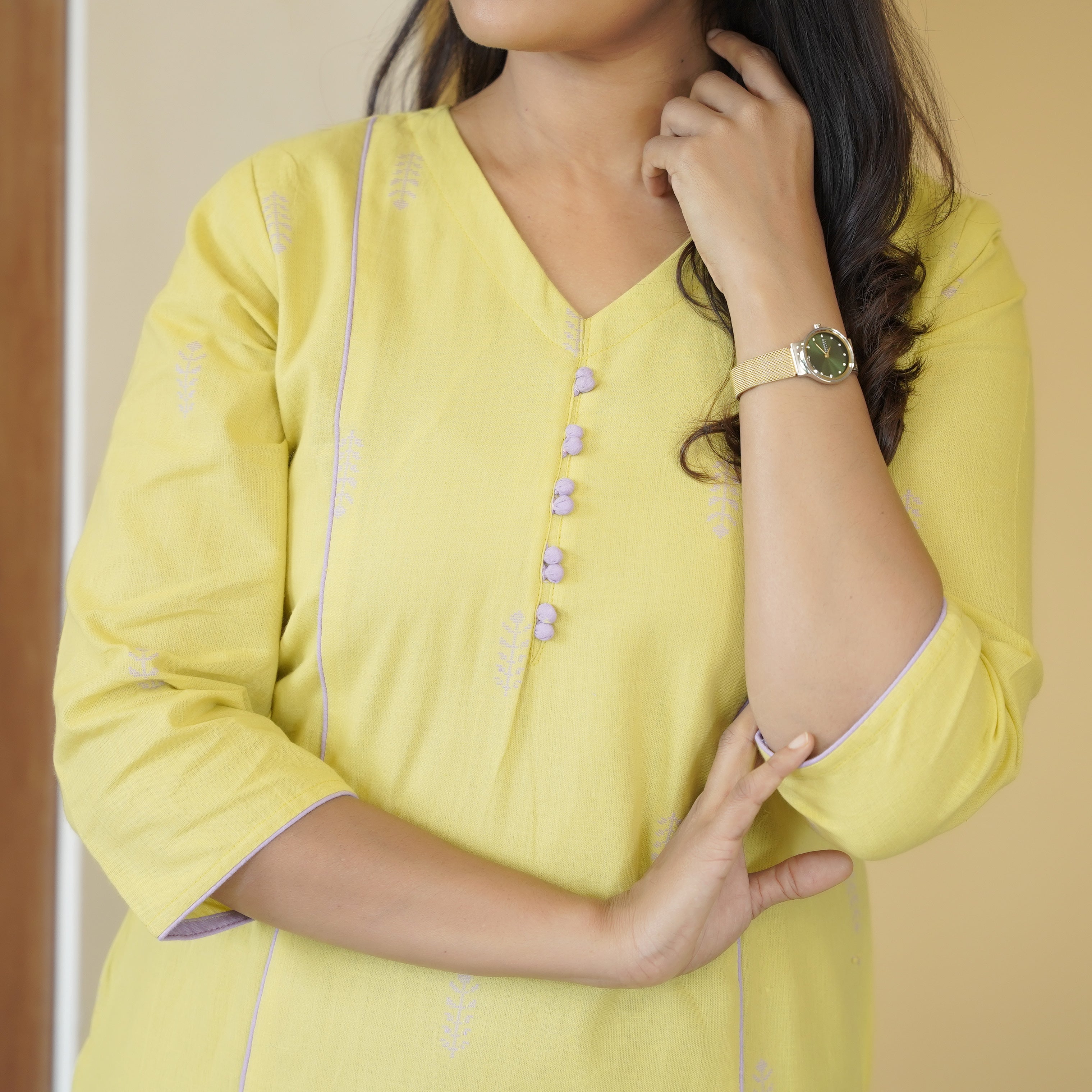 Load image into Gallery viewer, Pure Cotton Slitted Kurti-5100