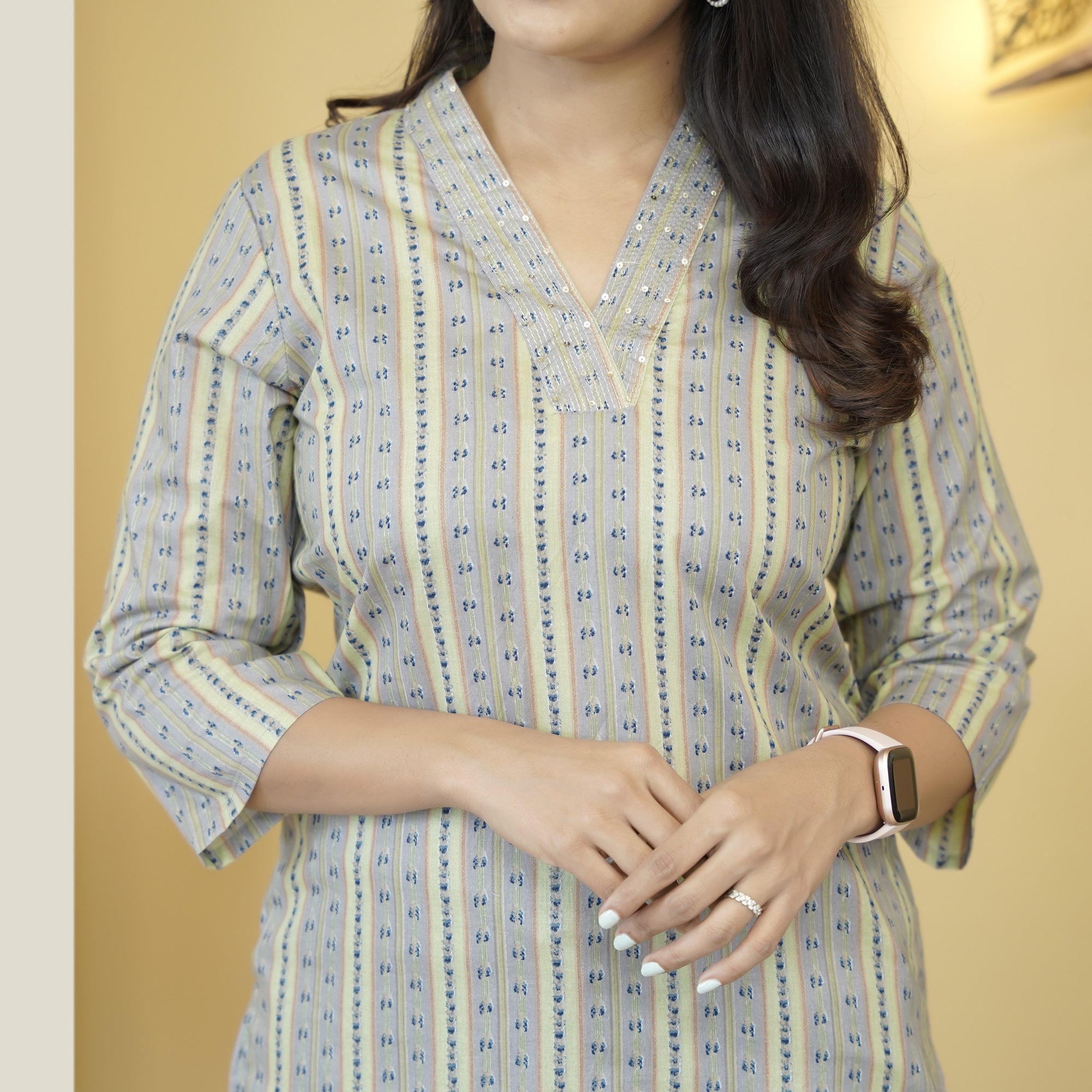 Load image into Gallery viewer, Muslin Silk Slitted Kurti-5035