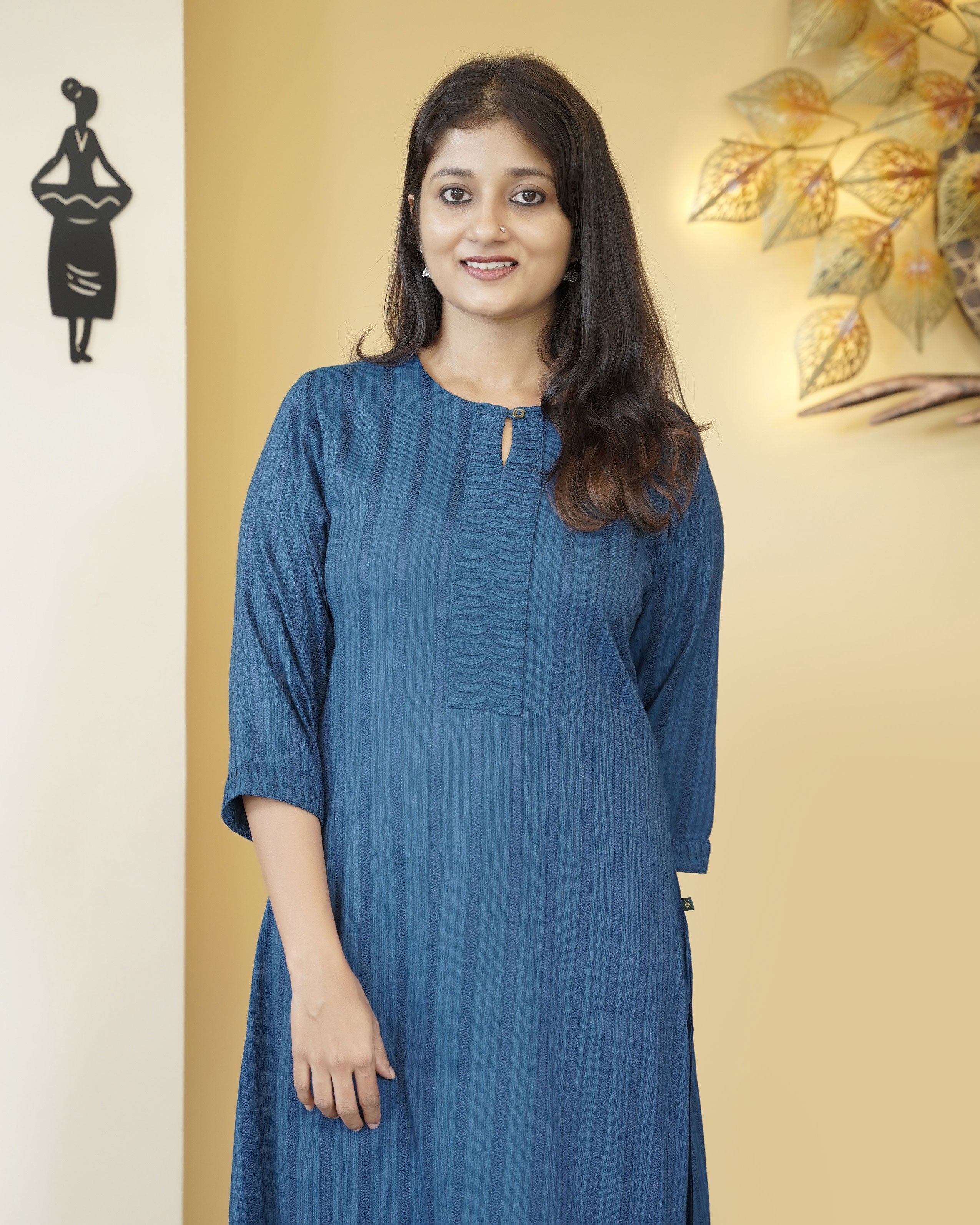 Load image into Gallery viewer, Cotton A-Line Slitted Kurti-5157