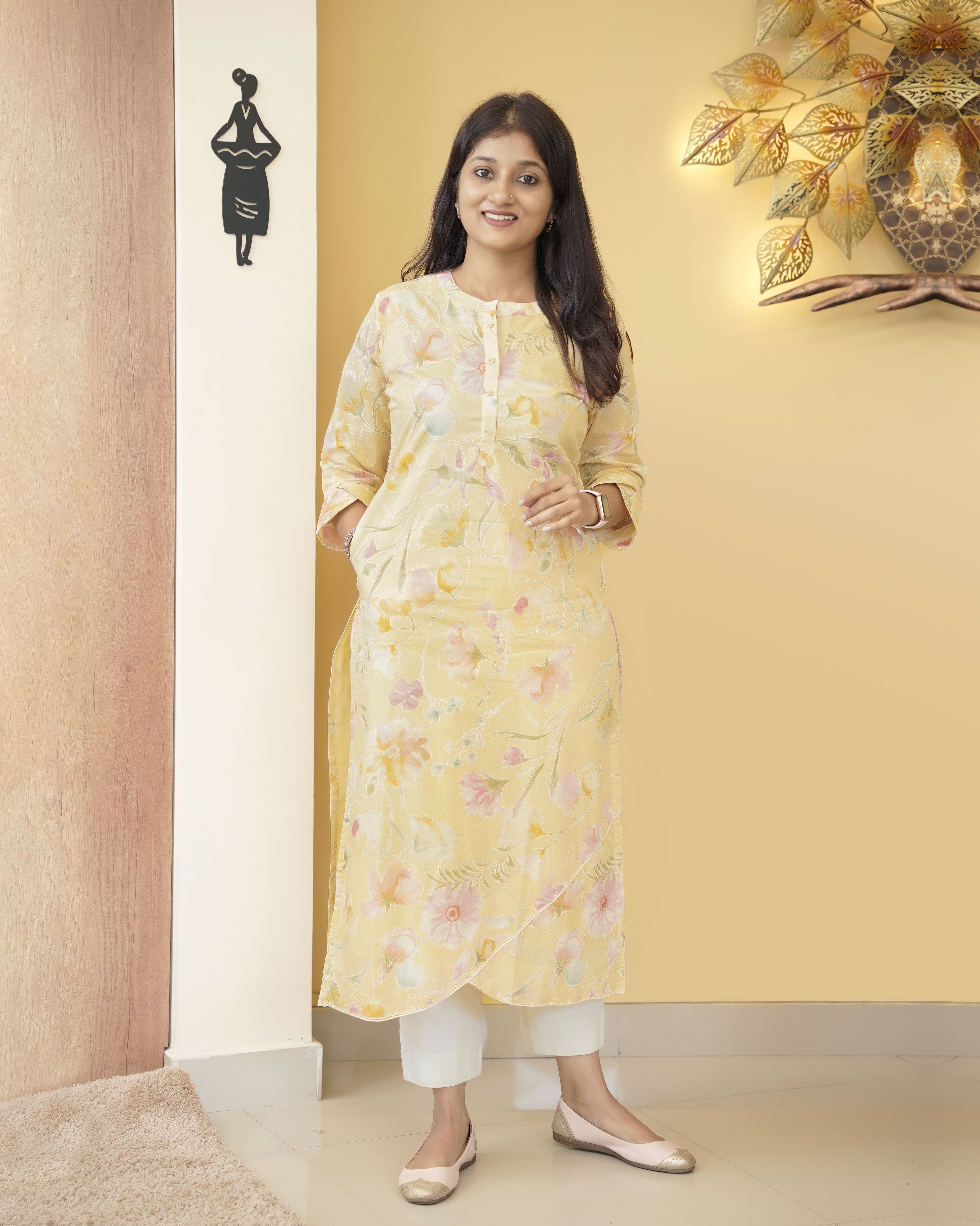 Load image into Gallery viewer, Shimmer Cotton Slitted Kurti-4131