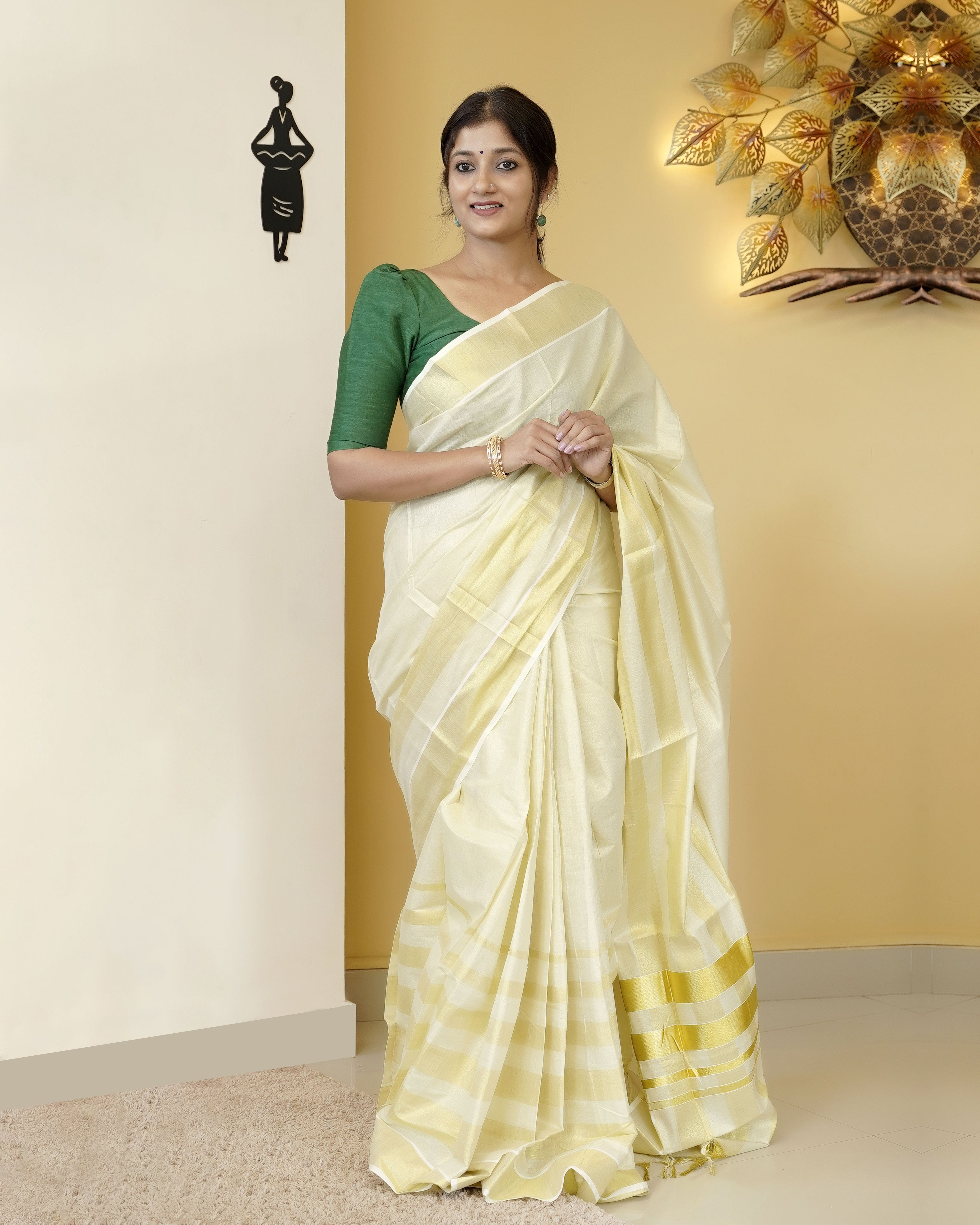 Load image into Gallery viewer, Tissue Kasavu Kerala Saree-5072