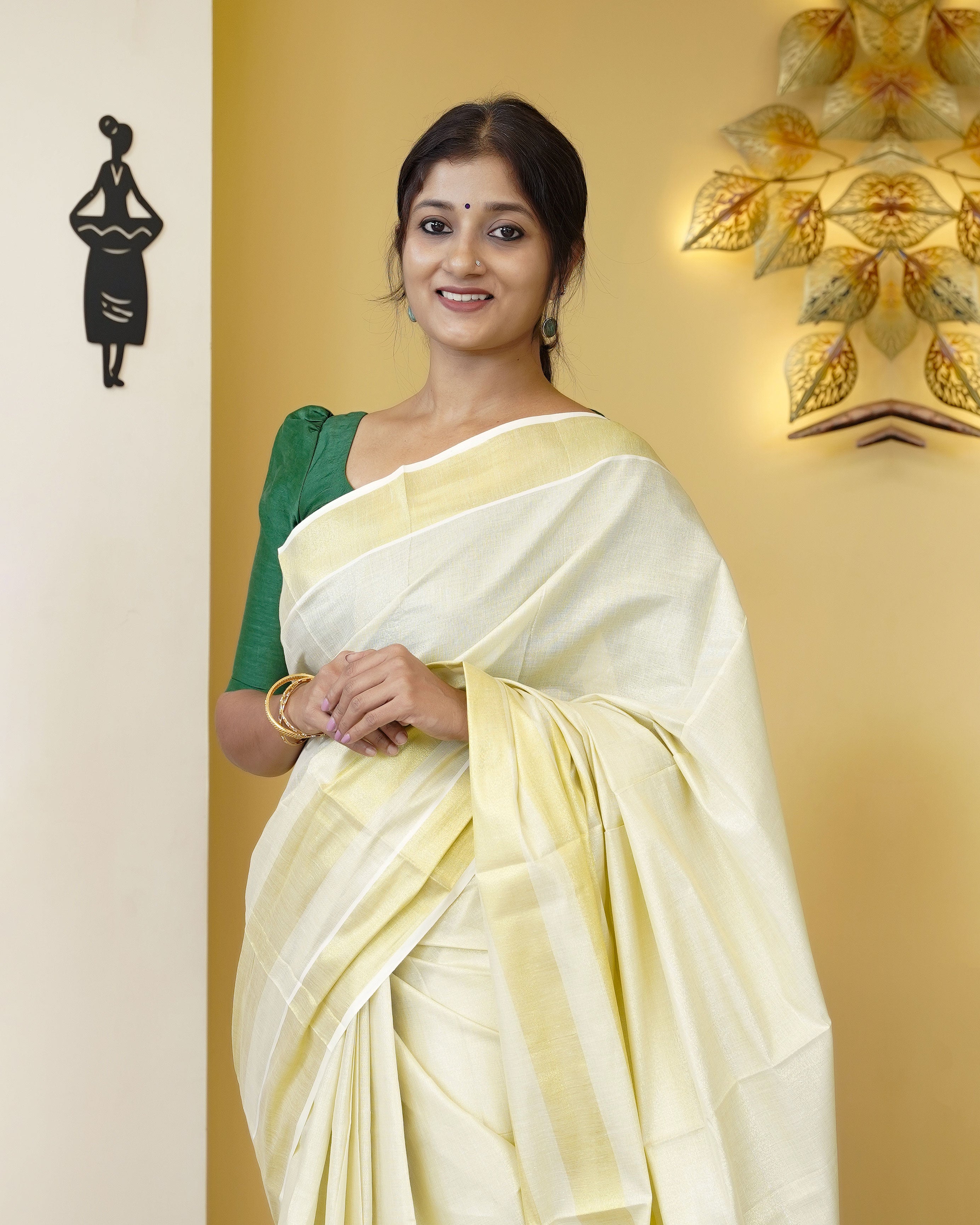 Load image into Gallery viewer, Tissue Kasavu Kerala Saree-5072