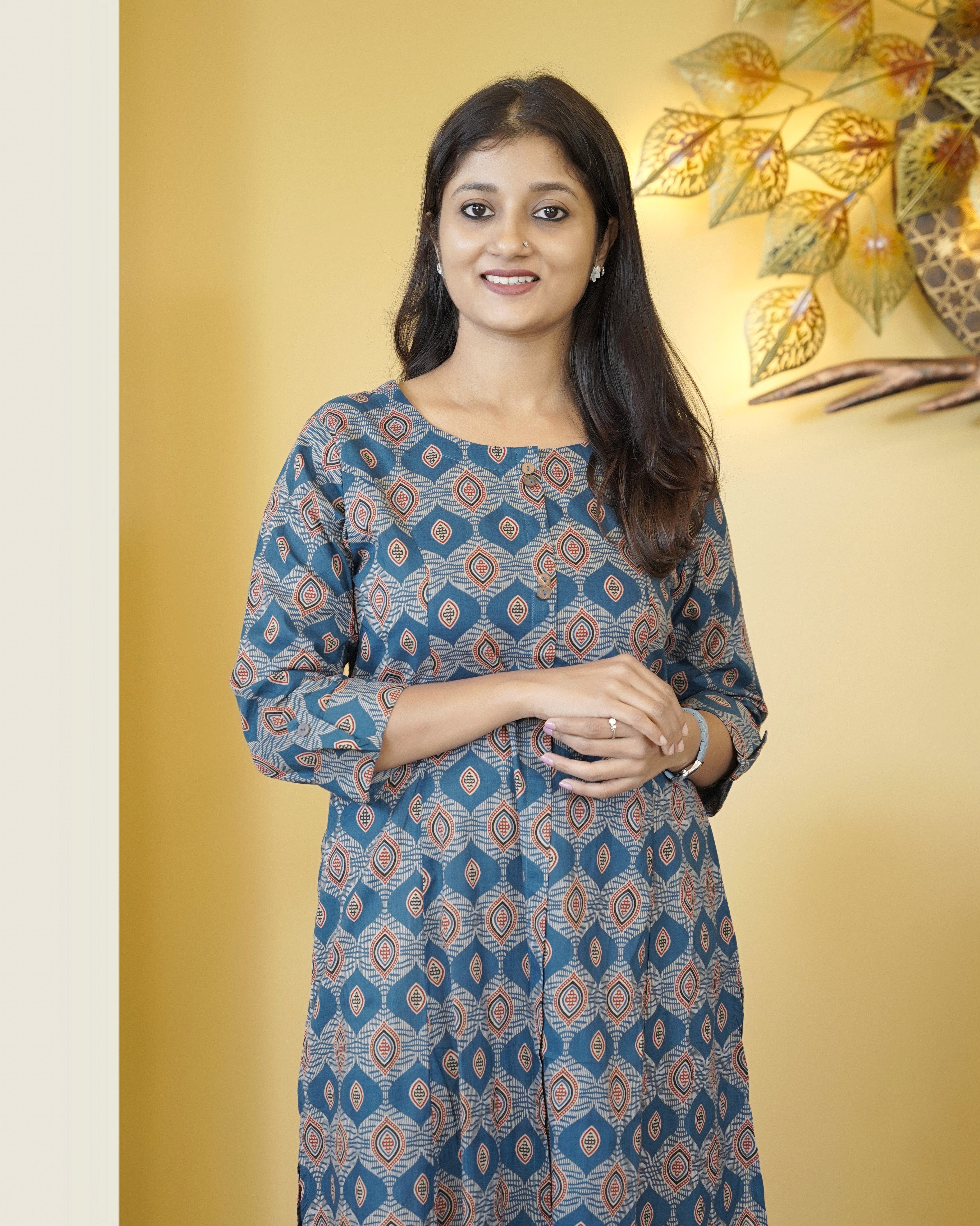 Load image into Gallery viewer, Cotton A-line slitted kurti -5193