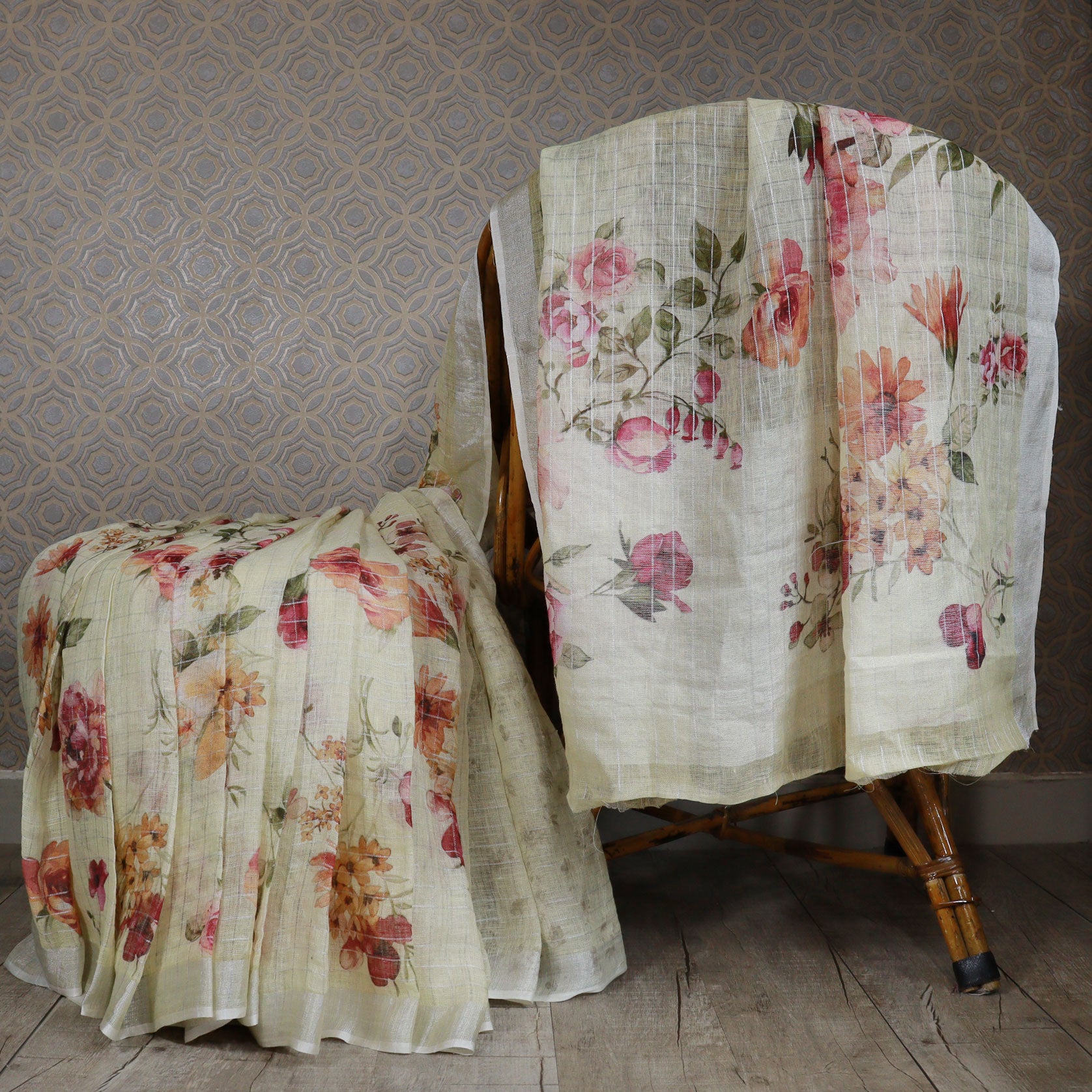 Load image into Gallery viewer, Linen Floral Print Saree  ( pre order)