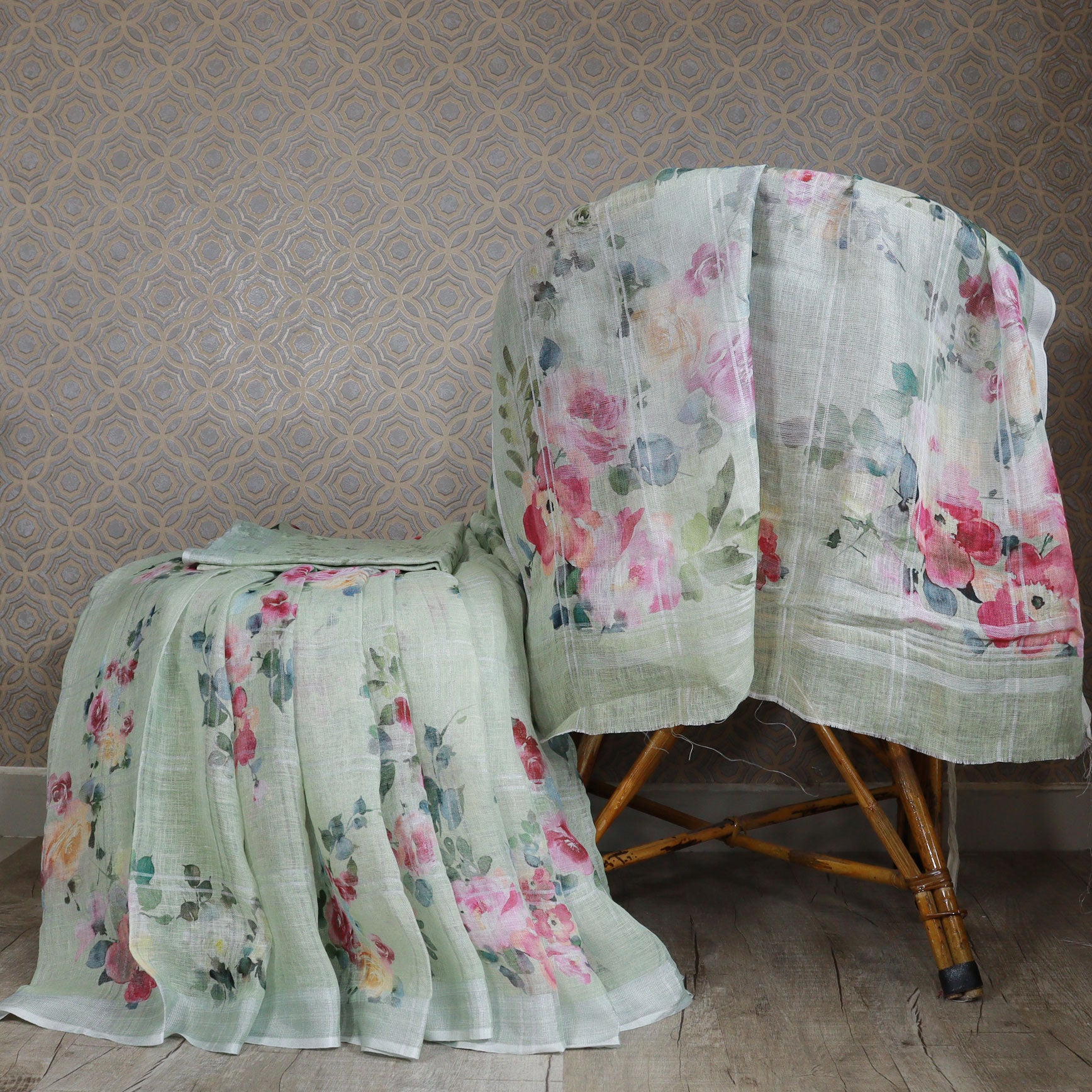 Load image into Gallery viewer, Linen Floral Print Saree  ( pre order)