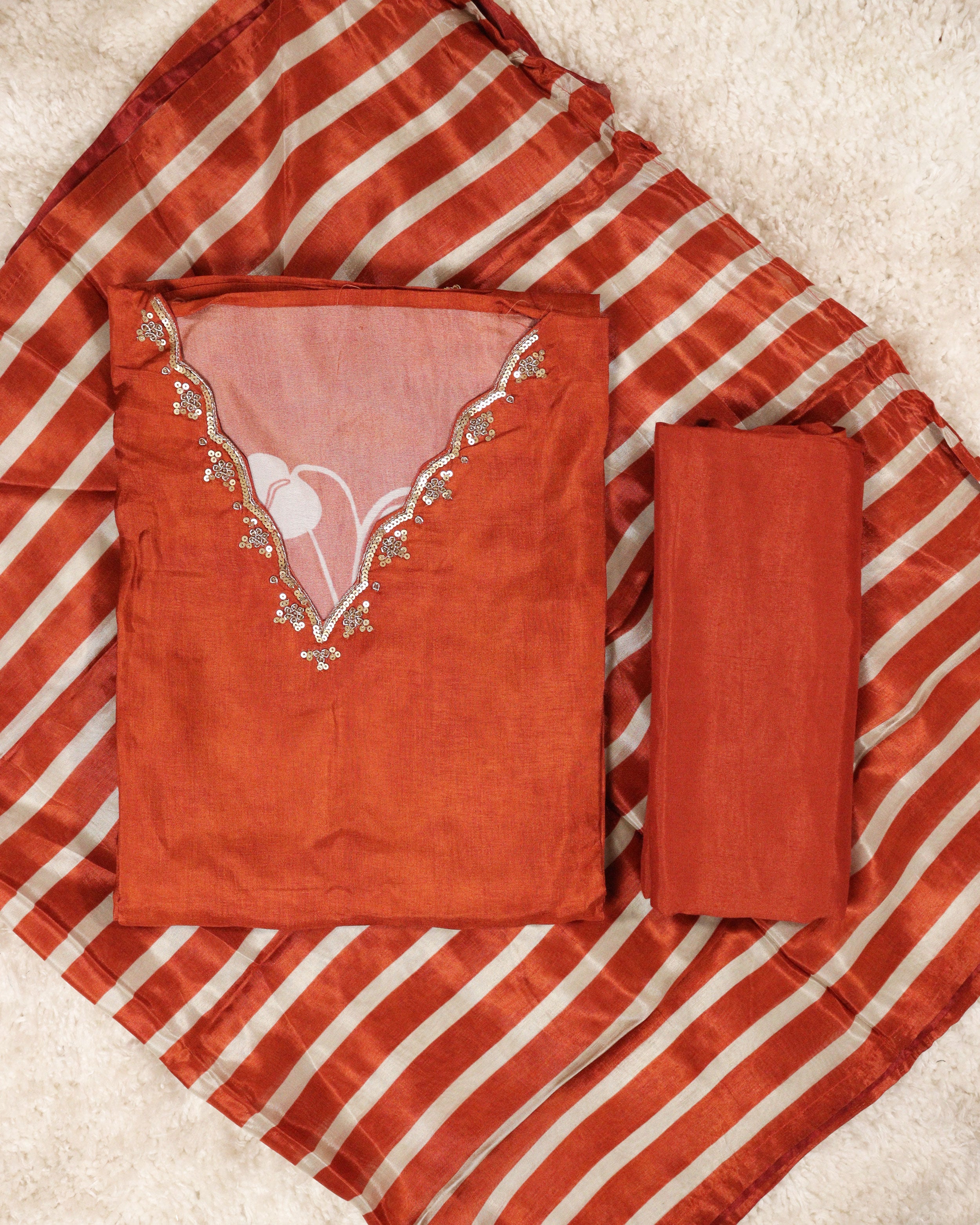 Load image into Gallery viewer, Dola Silk Unstitched Suit-0945