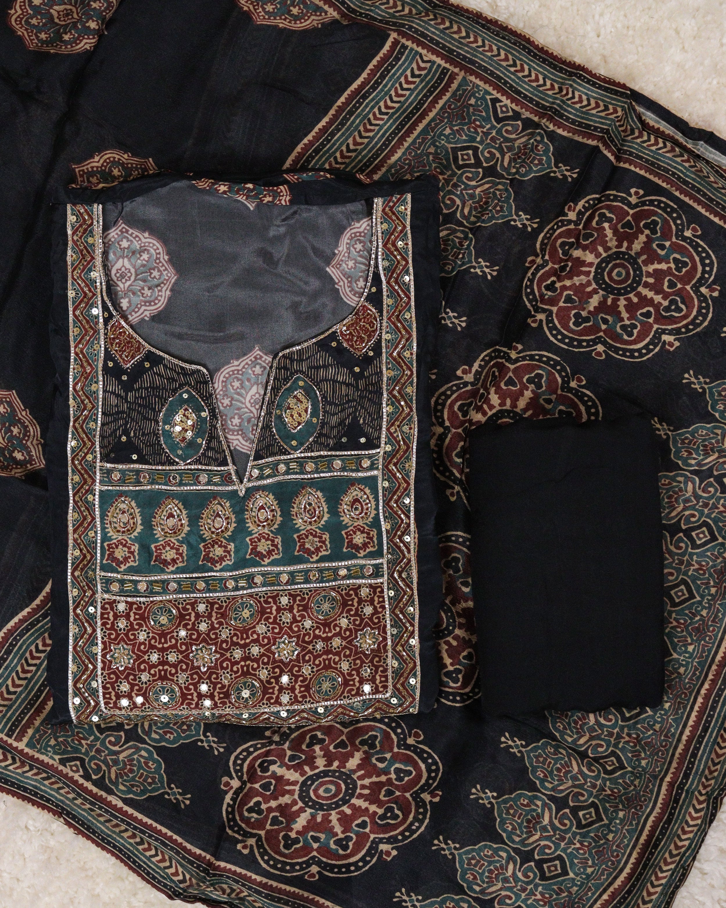 Load image into Gallery viewer, Pure Crepe Silk Unstitched Suit-0941