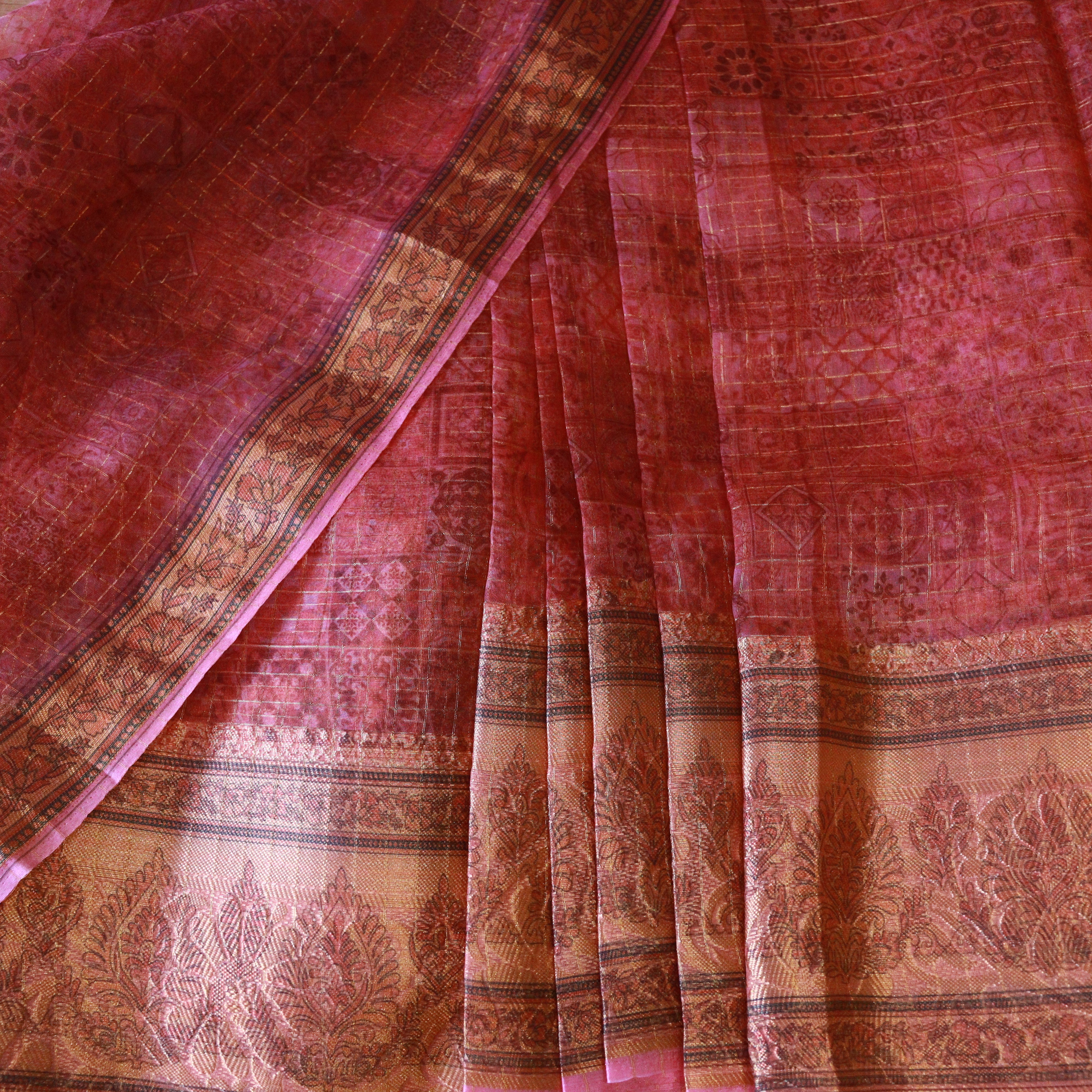 Load image into Gallery viewer, Onion Pink Viscose Organza Fabric-2745