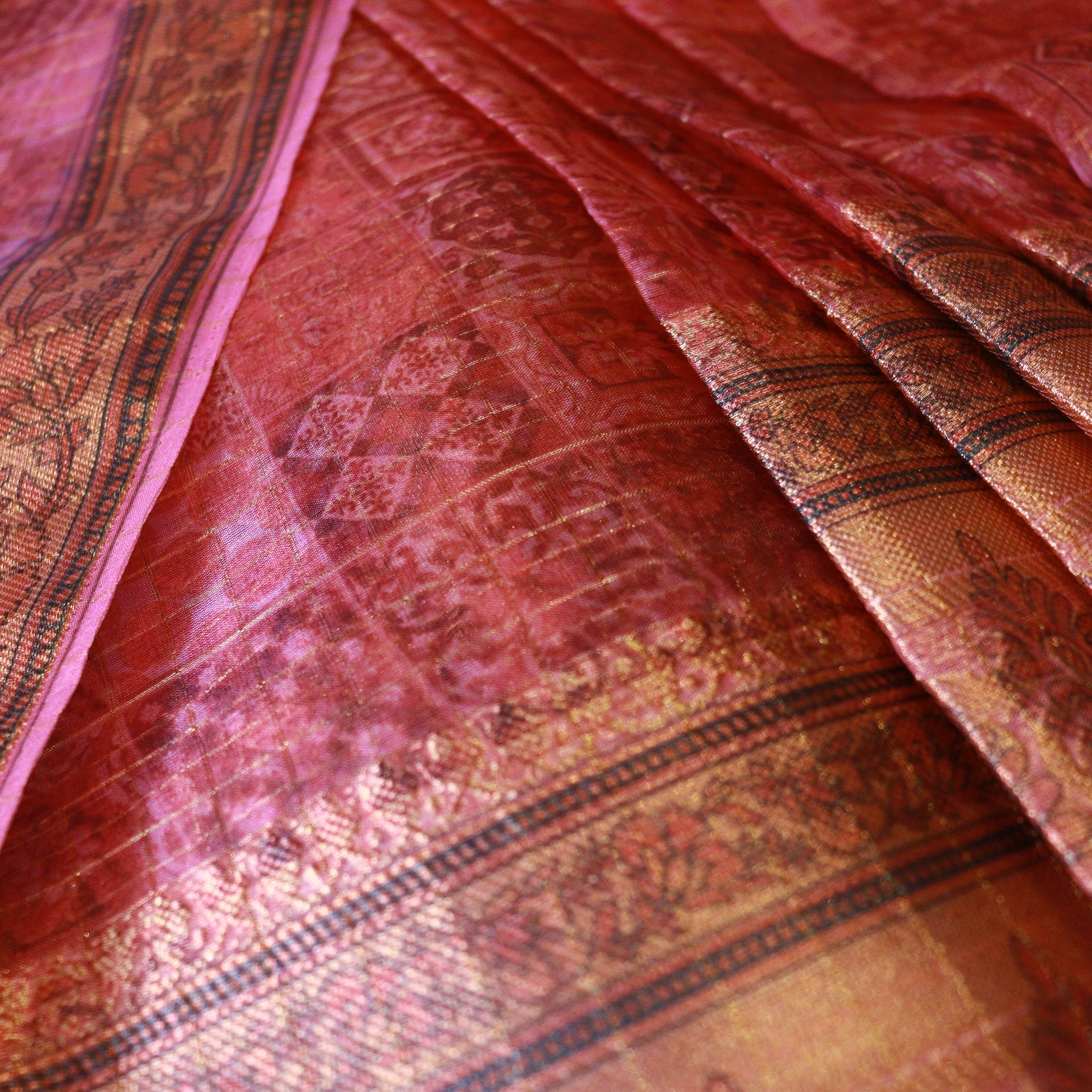 Load image into Gallery viewer, Onion Pink Viscose Organza Fabric-2745