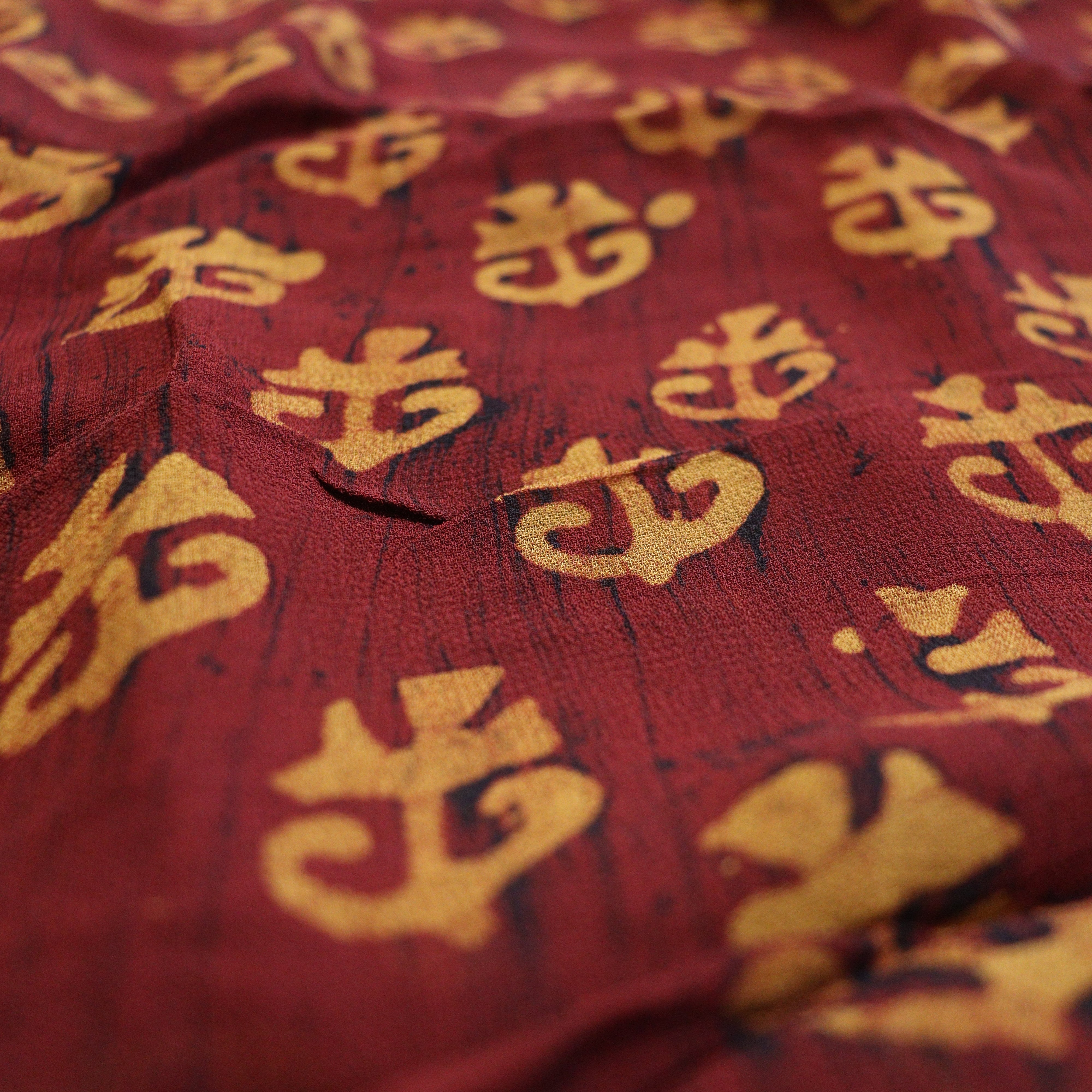 Load image into Gallery viewer, Batik Printed Pure Georgette Fabric - 3335