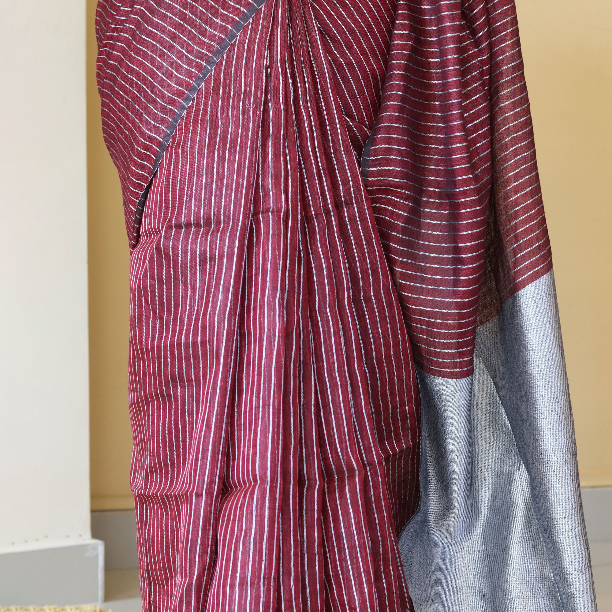 Load image into Gallery viewer, Pure Linen Saree (PRE-ORDER)