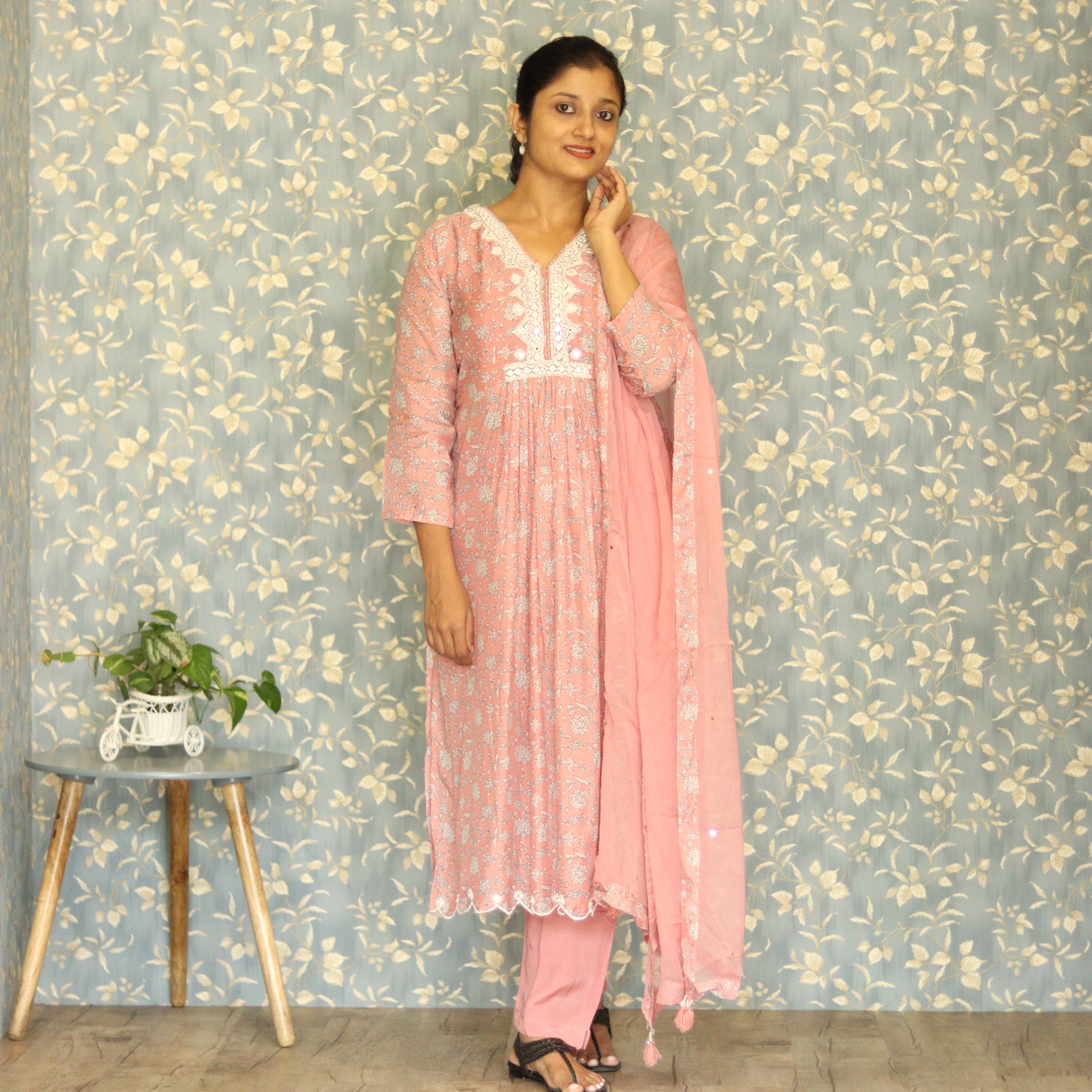 Load image into Gallery viewer, Pure Muslin Silk Kurti - 3472