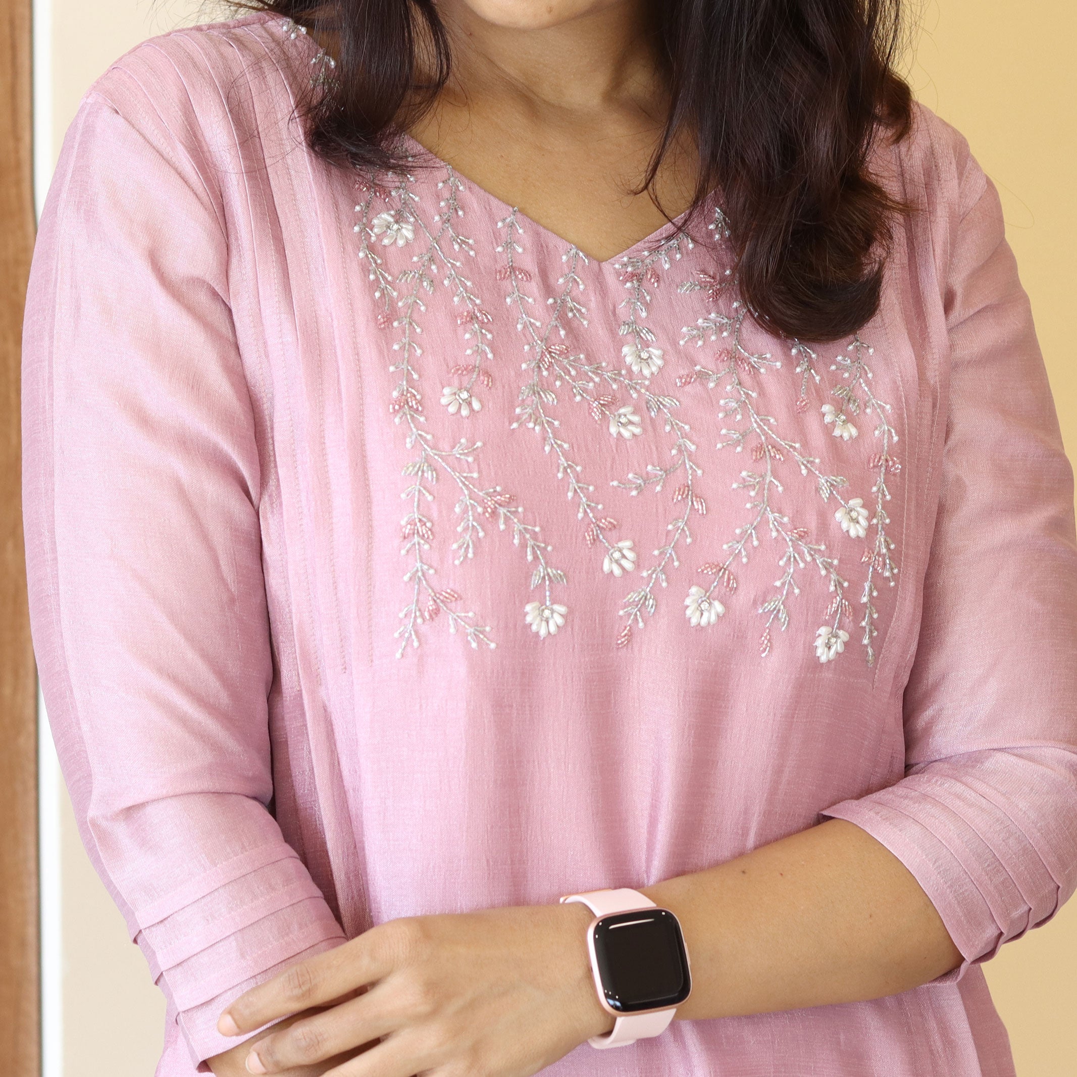 Load image into Gallery viewer, Hand Work Designer Kurti-4384(PRE-ORDER)