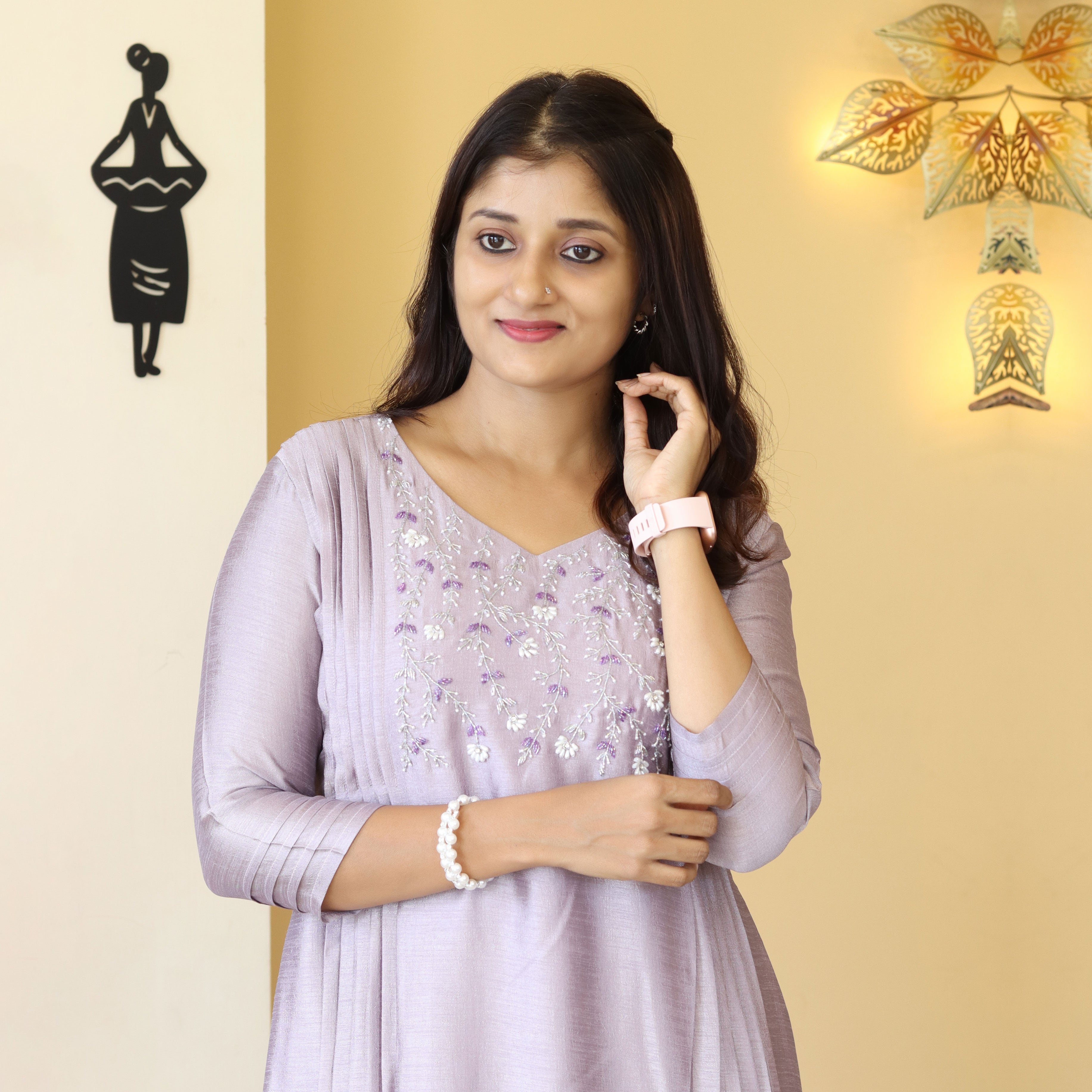 Load image into Gallery viewer, Hand Work Designer Kurti-4384(PRE-ORDER)