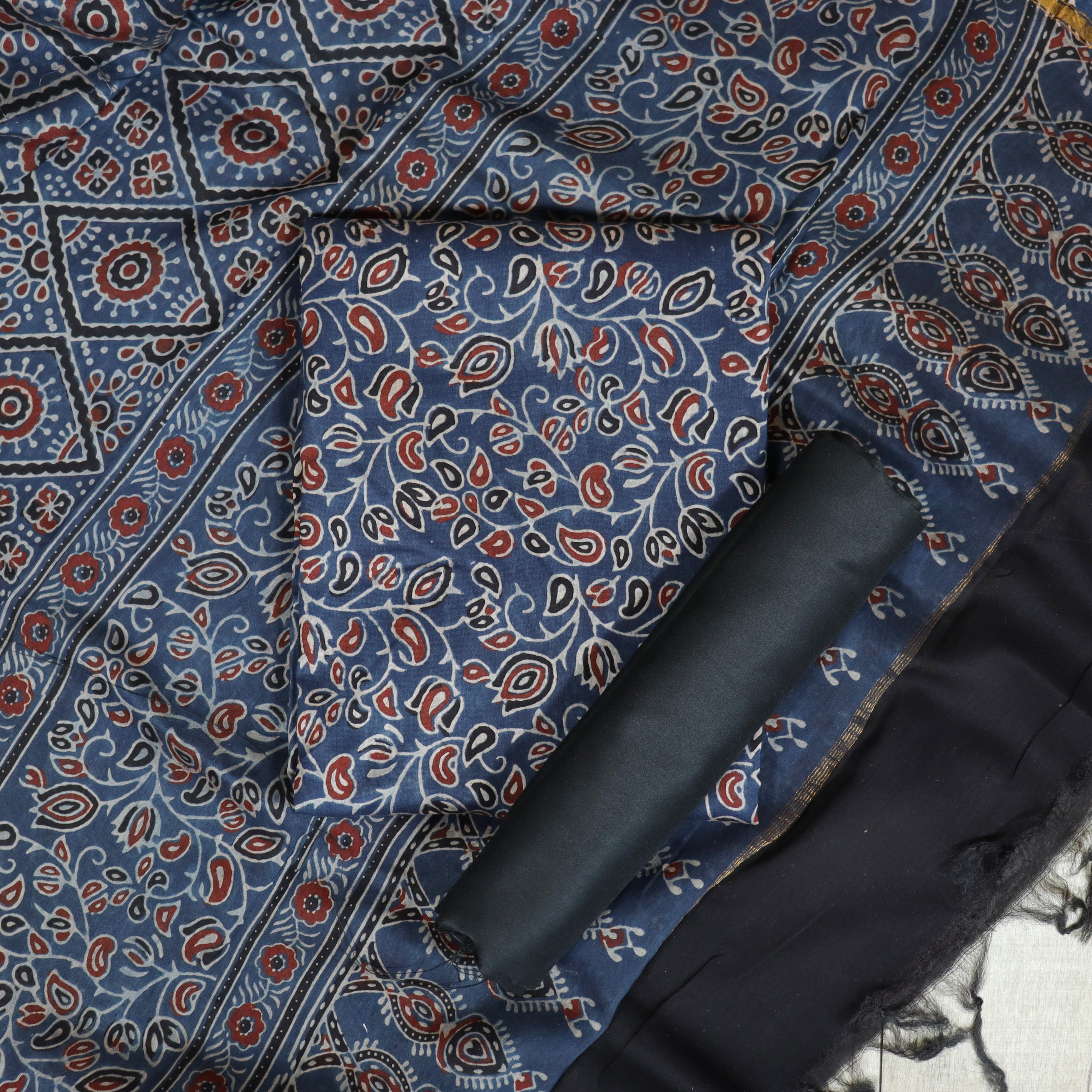 Load image into Gallery viewer, Pure Maheswari Silk Unstitched Suit-4483