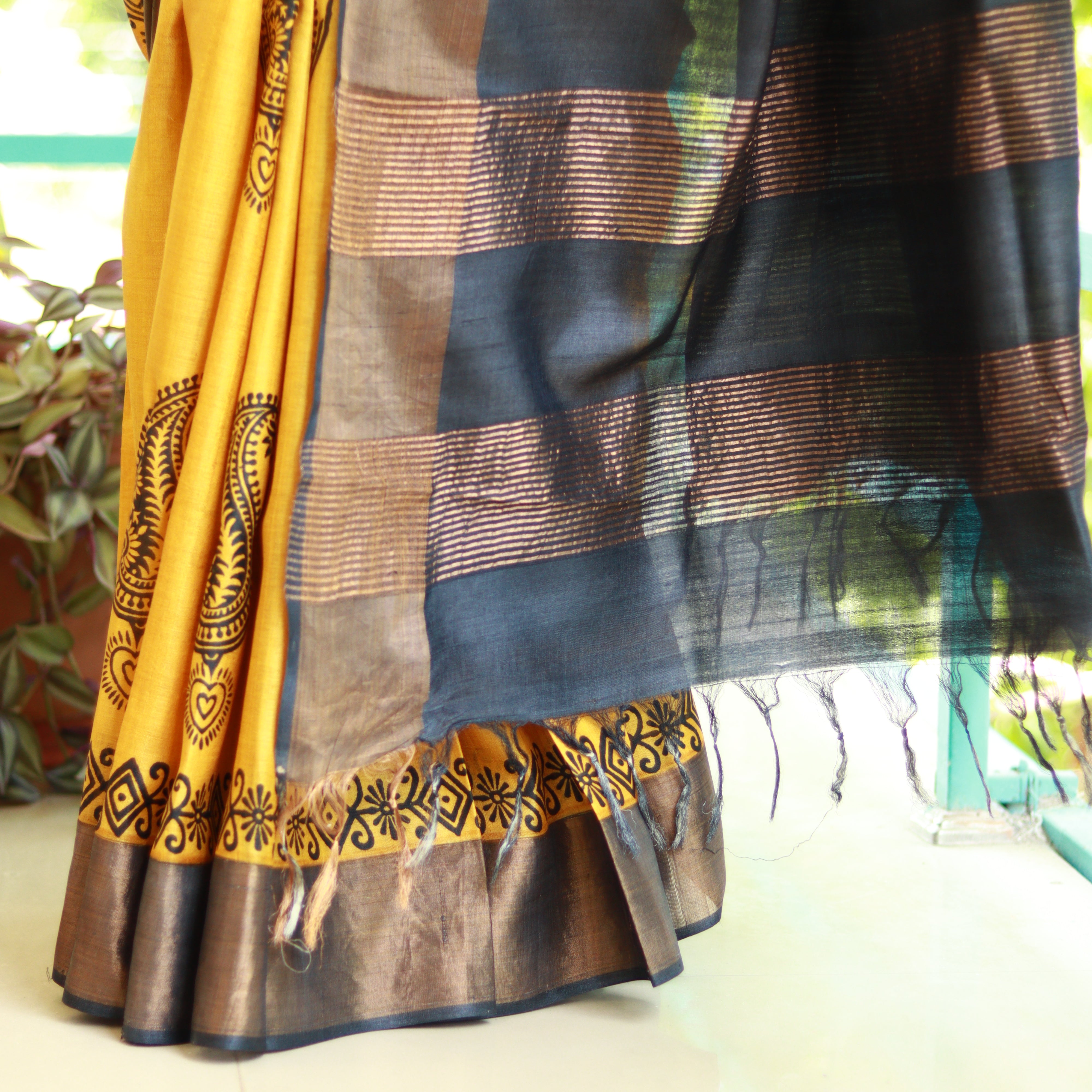 Load image into Gallery viewer, Jet Black Pure desi Tussar Saree- 3540: Pre-Booking