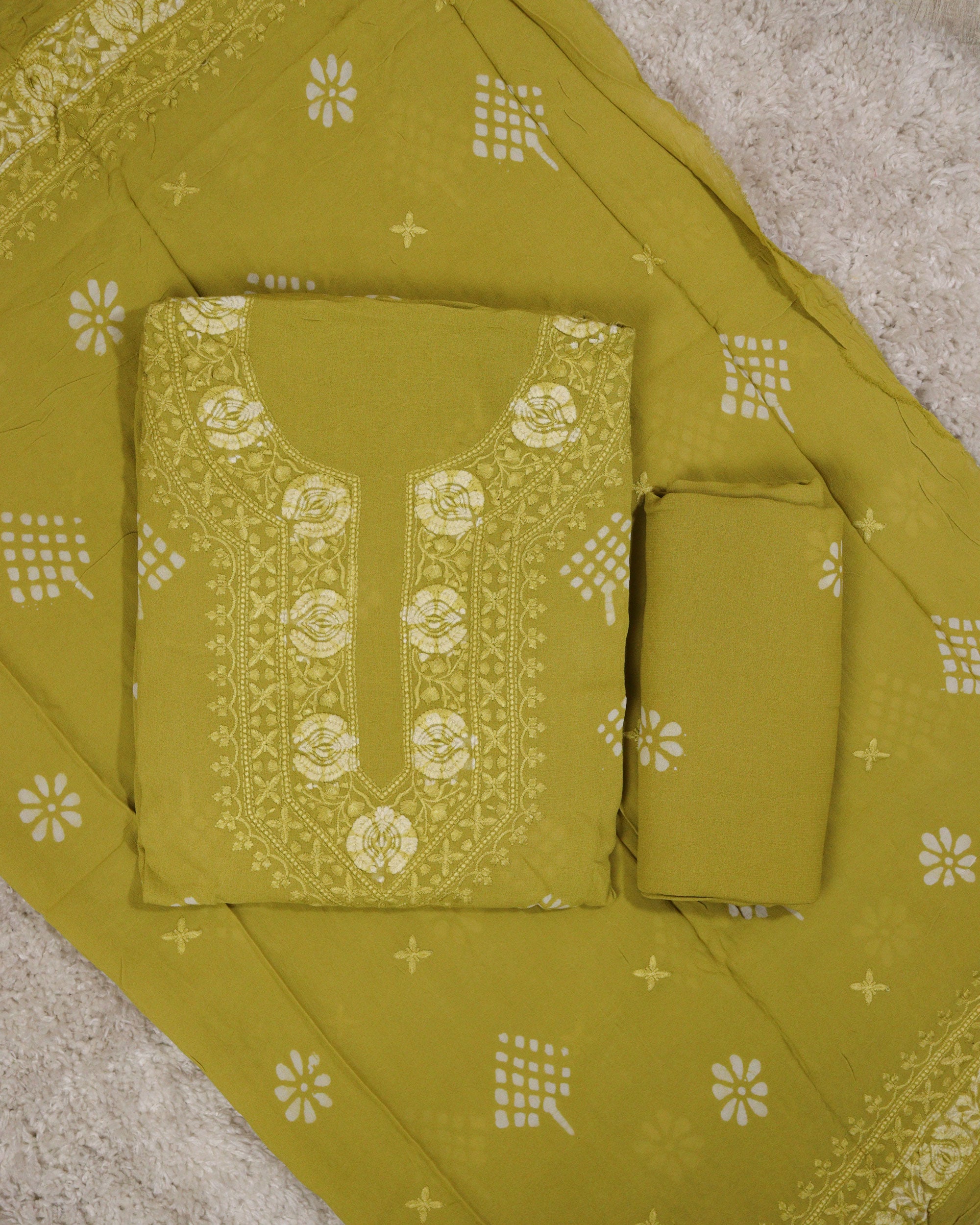 Load image into Gallery viewer, Viscose Georgette Unstitched Suits - 2398