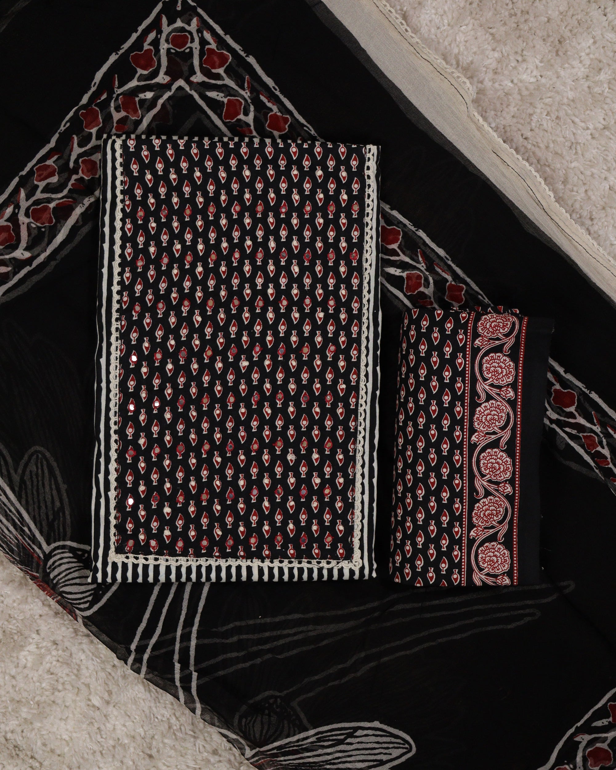 Load image into Gallery viewer, Pure Cotton Unstitched Suit - 2384