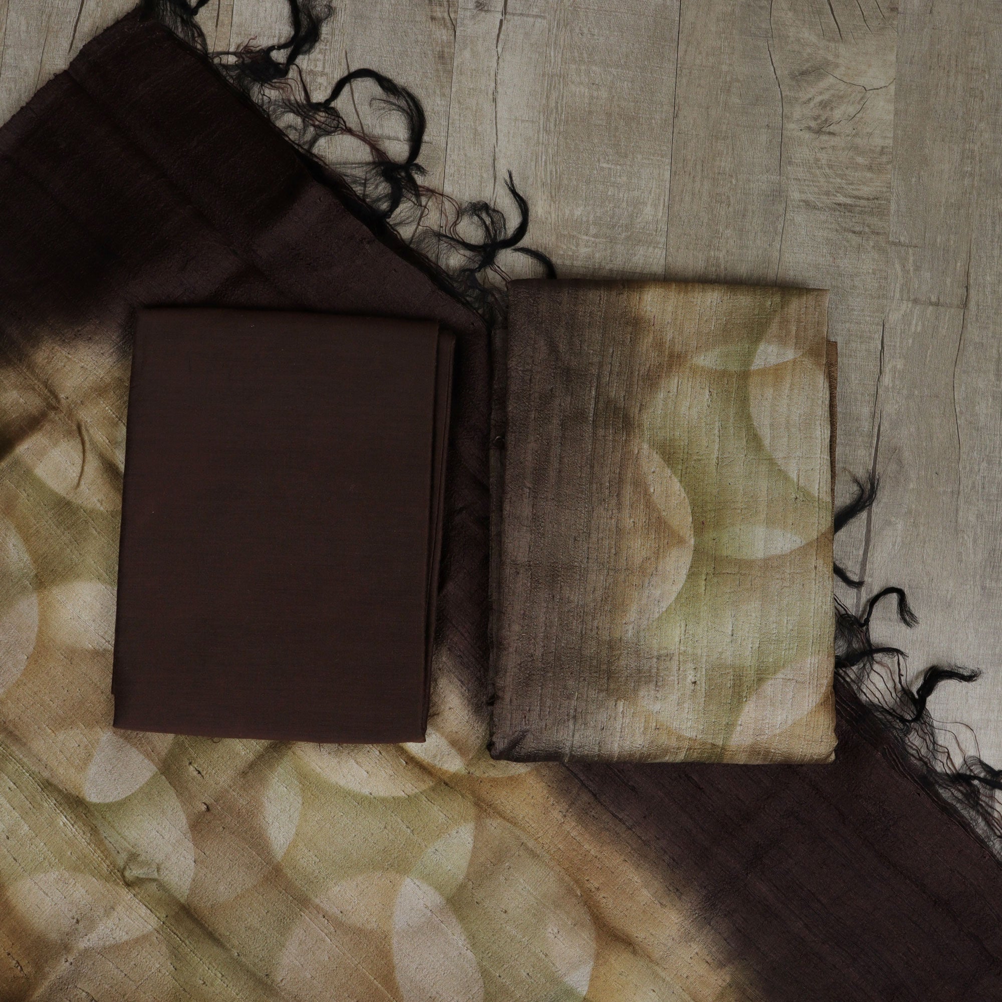 Load image into Gallery viewer, Pure Raw Silk Unstitched Suit- 4774