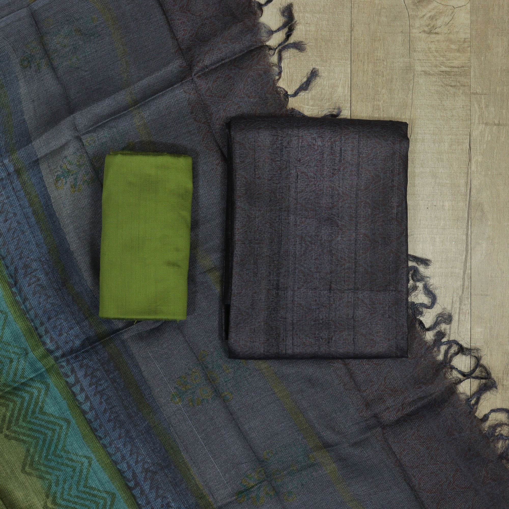 Load image into Gallery viewer, Pure Desi Tussar Unstitched Suit-4776