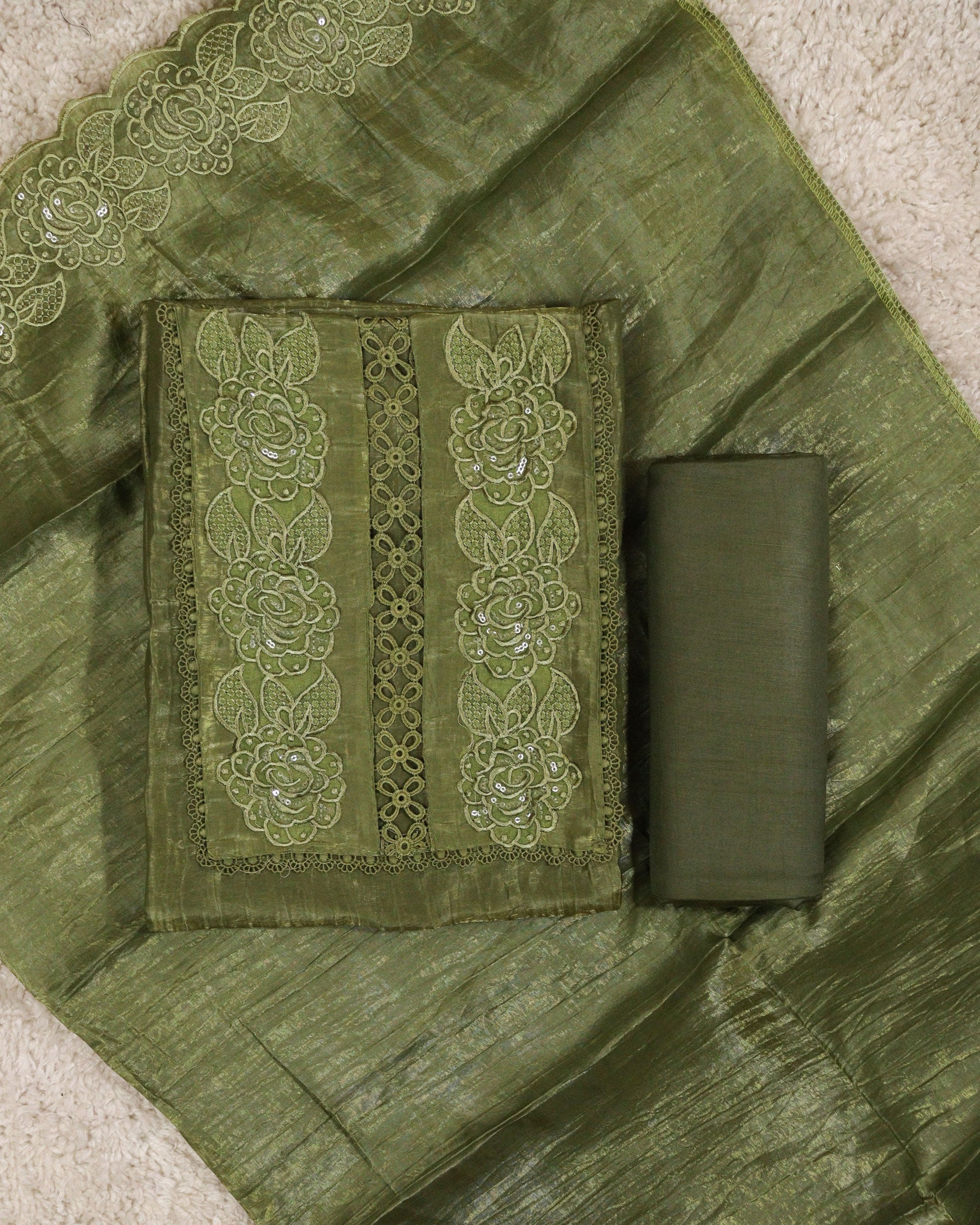 Load image into Gallery viewer, Crushed Satin Organza Unstitched Suit - 2776