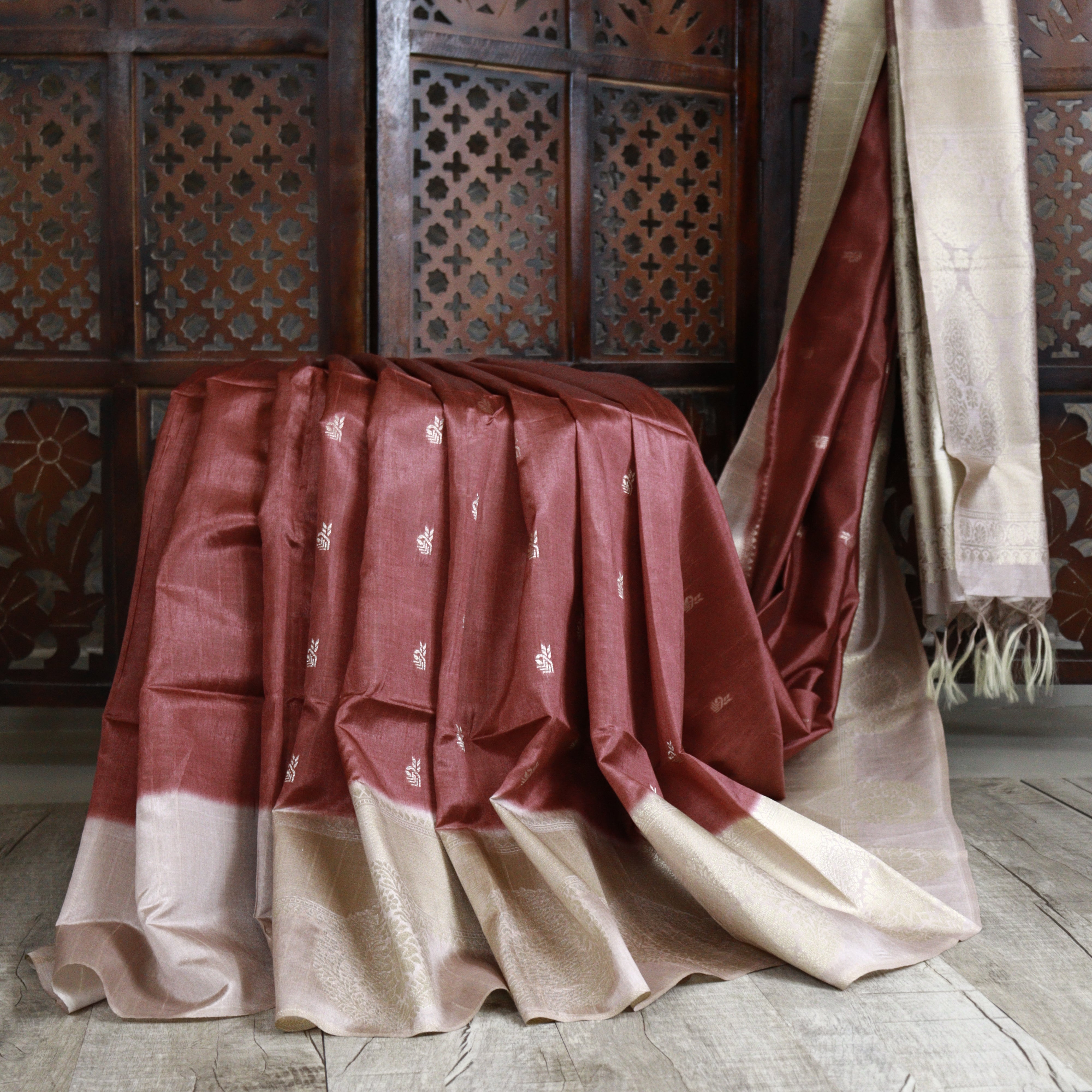 Load image into Gallery viewer, Zari Weaved Semi Tussar Silk Saree-3589