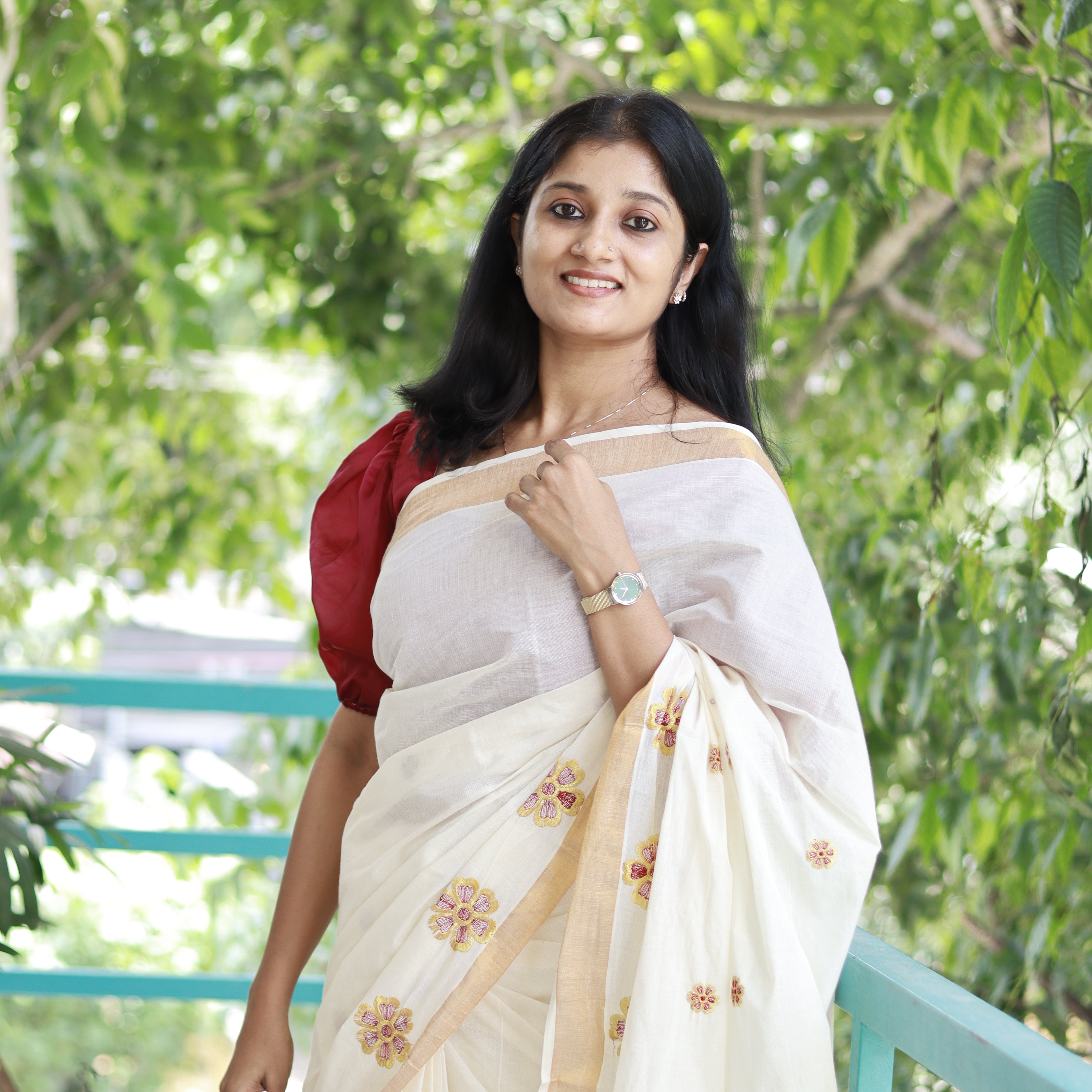 Load image into Gallery viewer, Kerala Floral Kasavu Saree - 3711