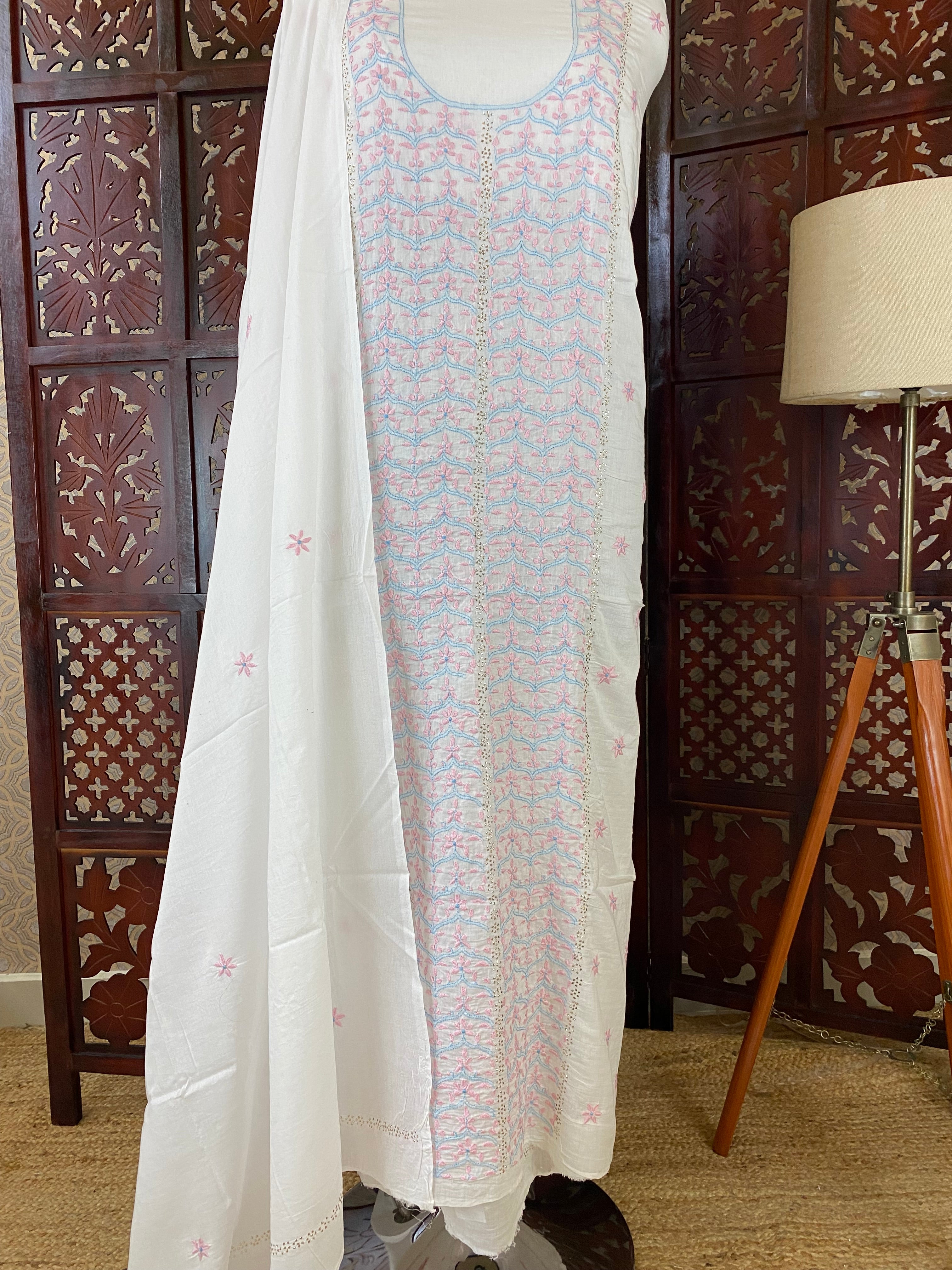 Load image into Gallery viewer, Pure Mul Mul Chikankari Suit-2520