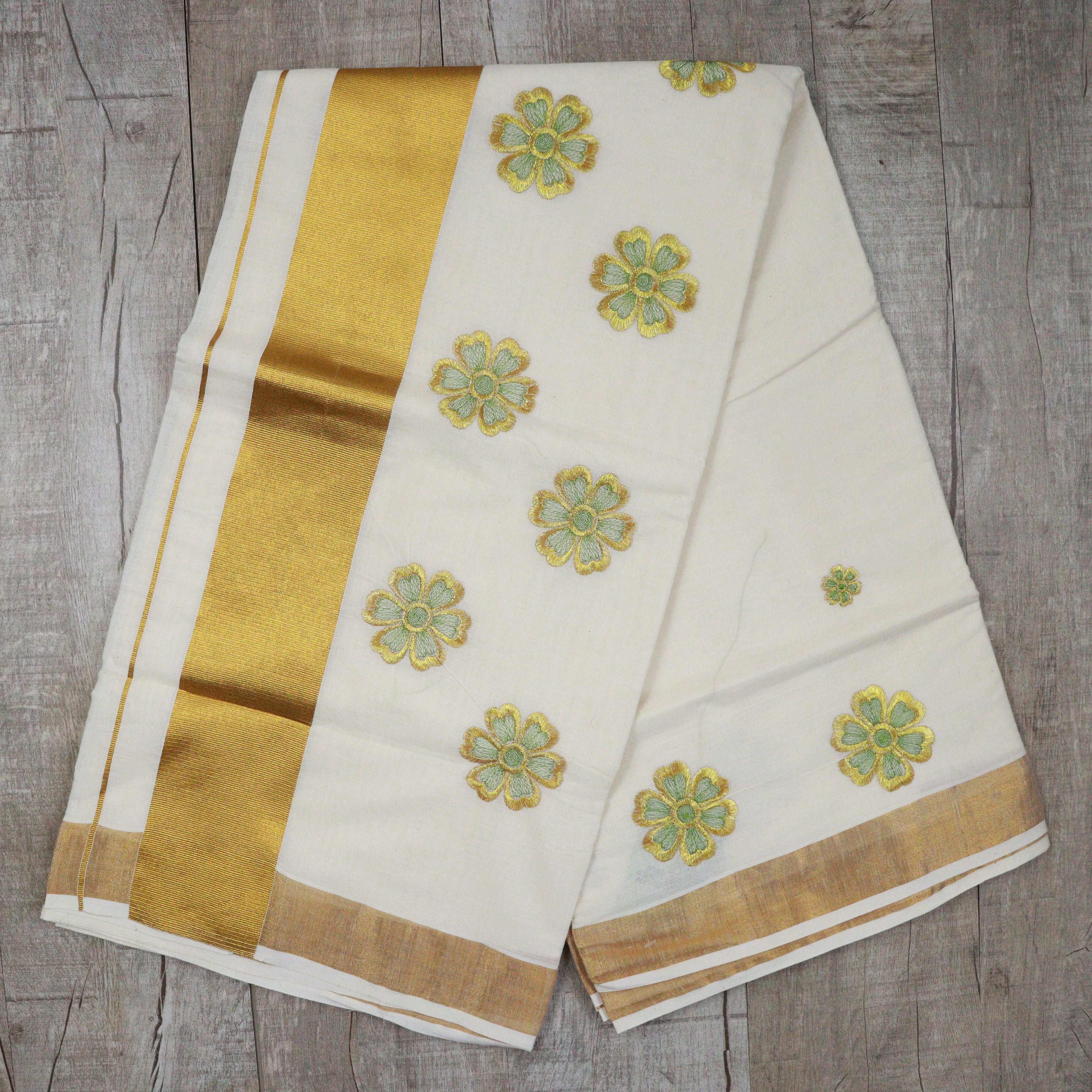 Load image into Gallery viewer, Kerala Floral Kasavu Saree - 3711
