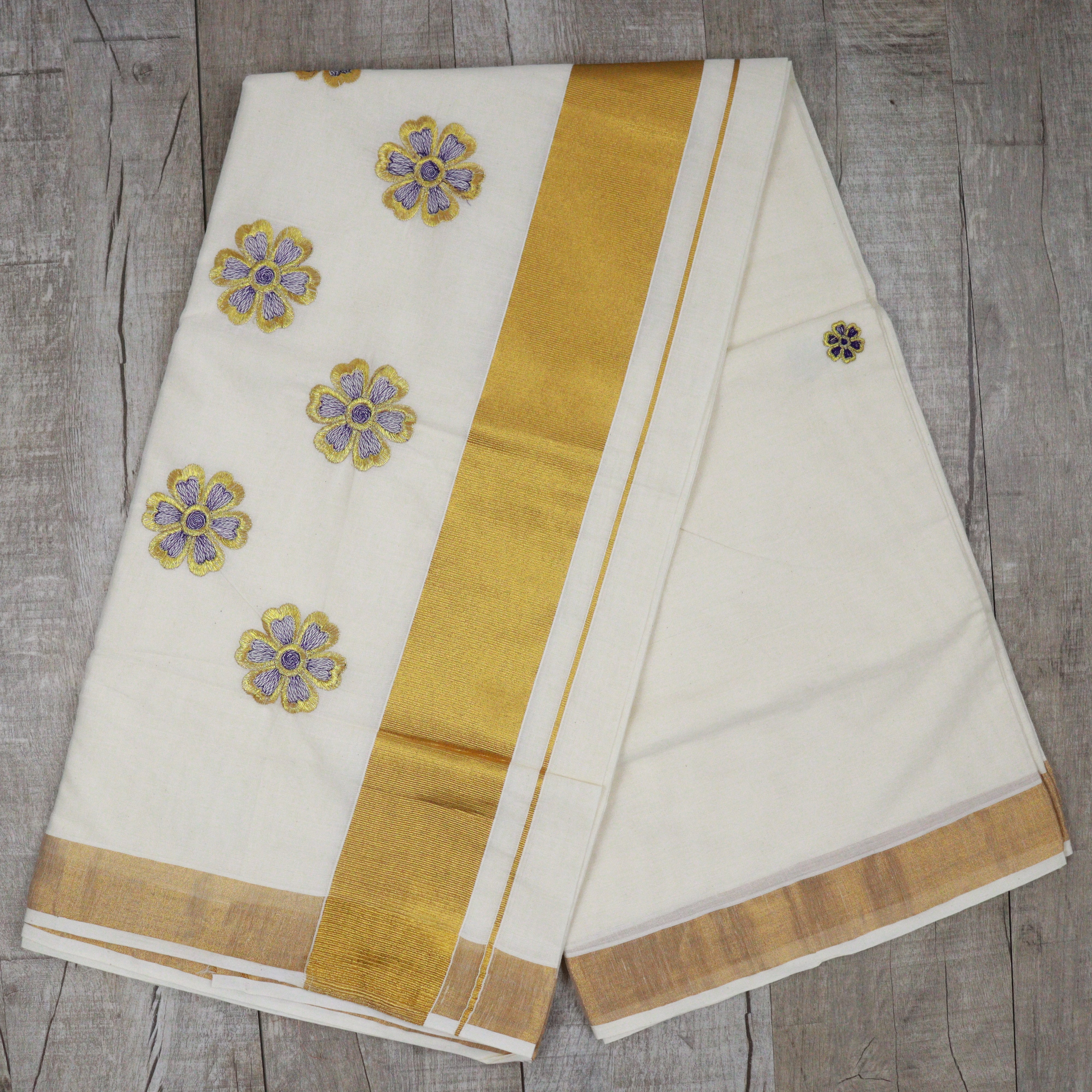 Load image into Gallery viewer, Kerala Floral Kasavu Saree - 3711