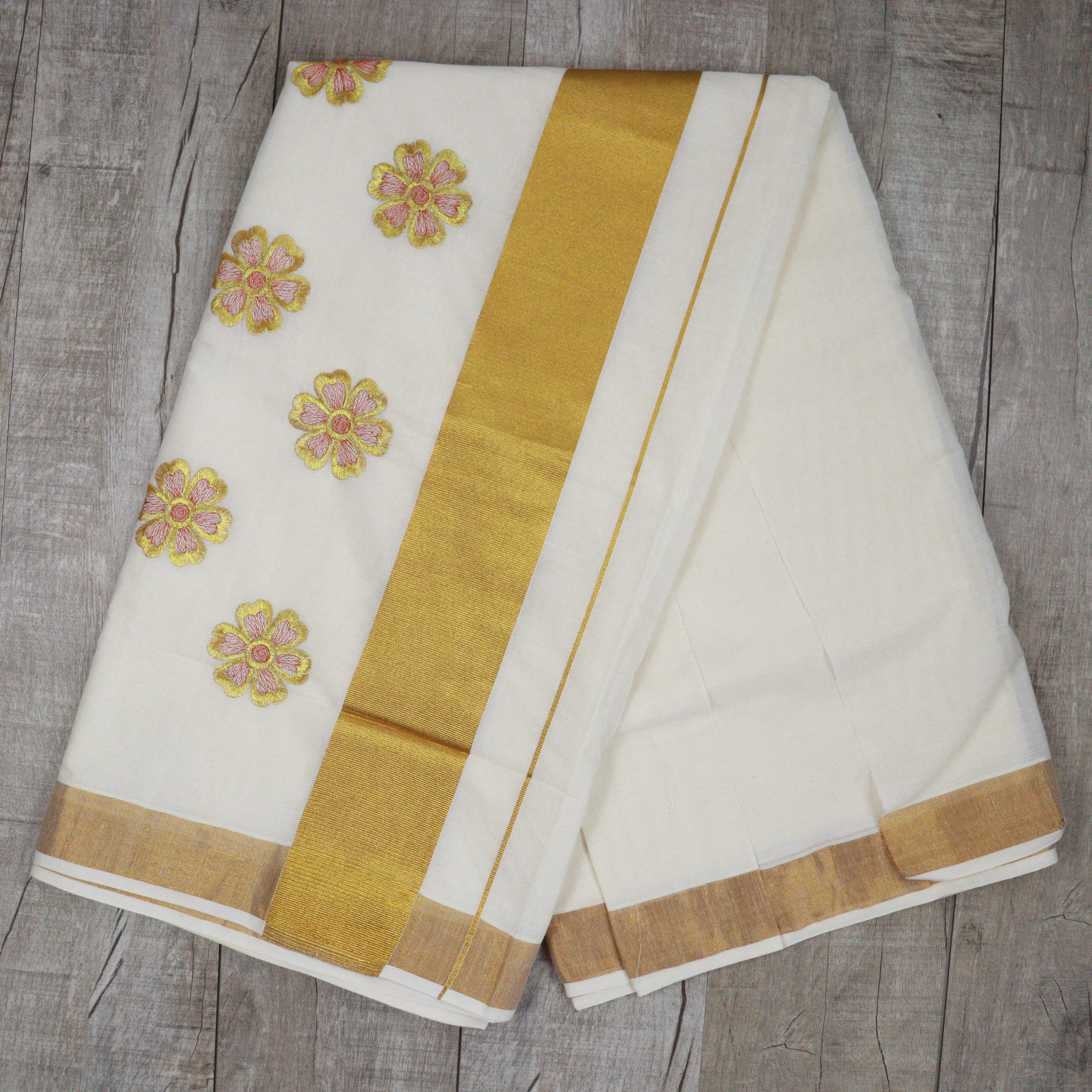 Load image into Gallery viewer, Kerala Floral Kasavu Saree - 3711