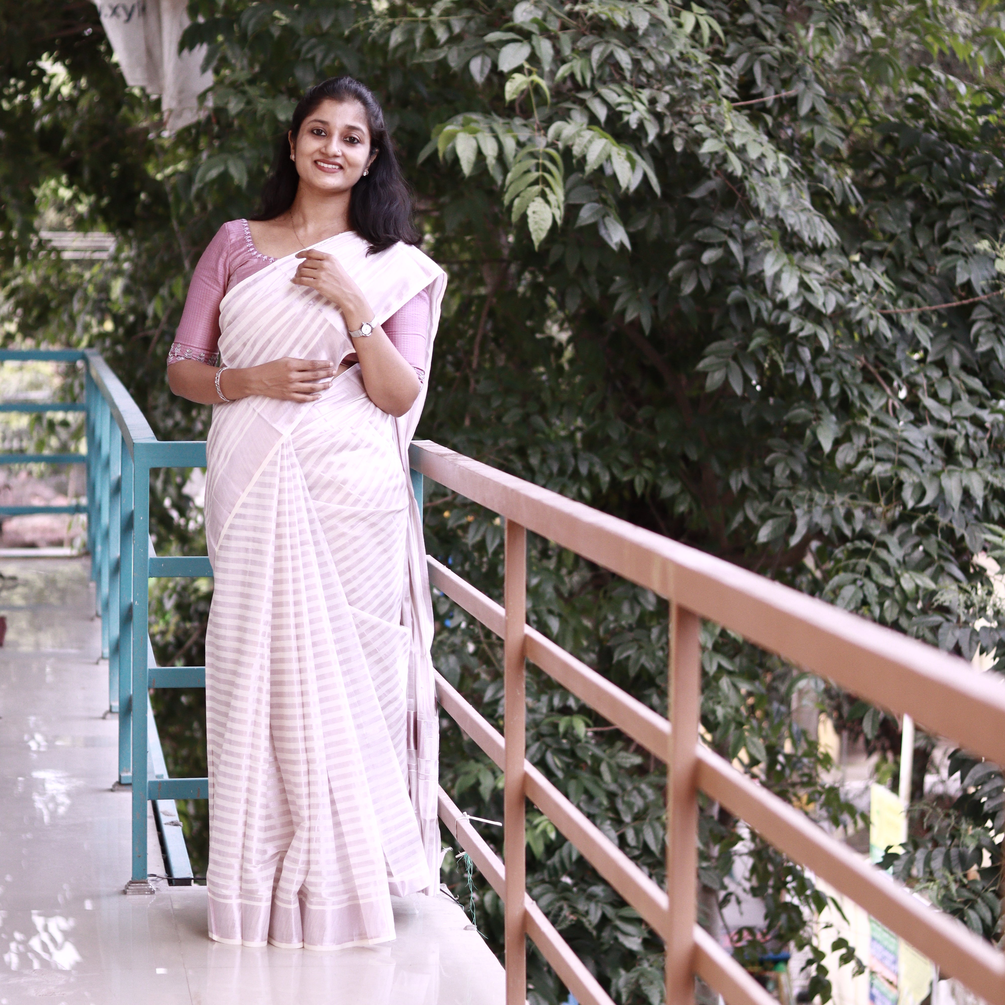 Load image into Gallery viewer, Kerala Striped Saree - 3765